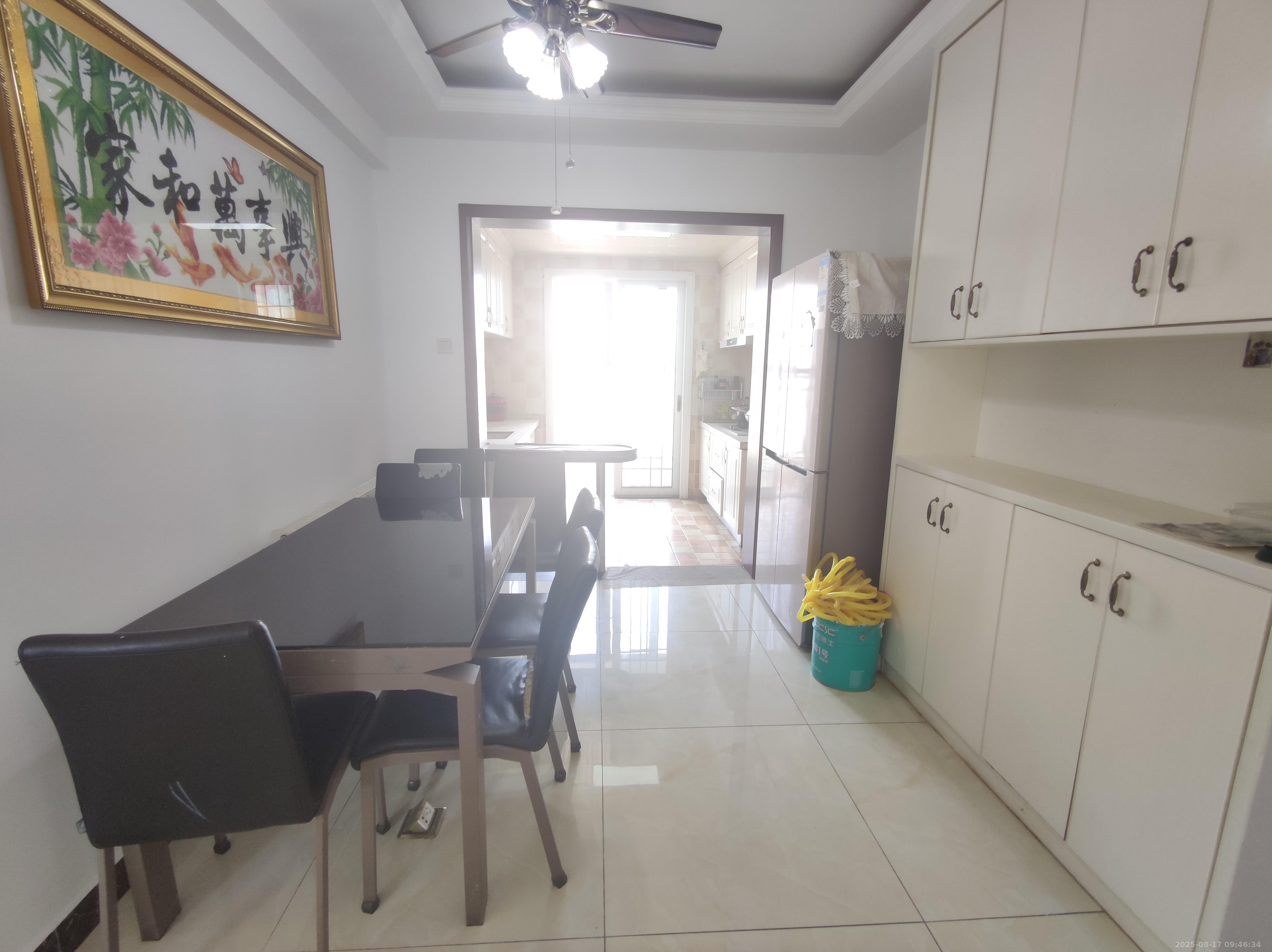 世茂外滩里(世茂铂翠湾三期) 4室2厅2卫 3800.0元/月 世茂外滩里(世茂铂翠湾三期) 4室2厅2卫 3800.0元/月室内图