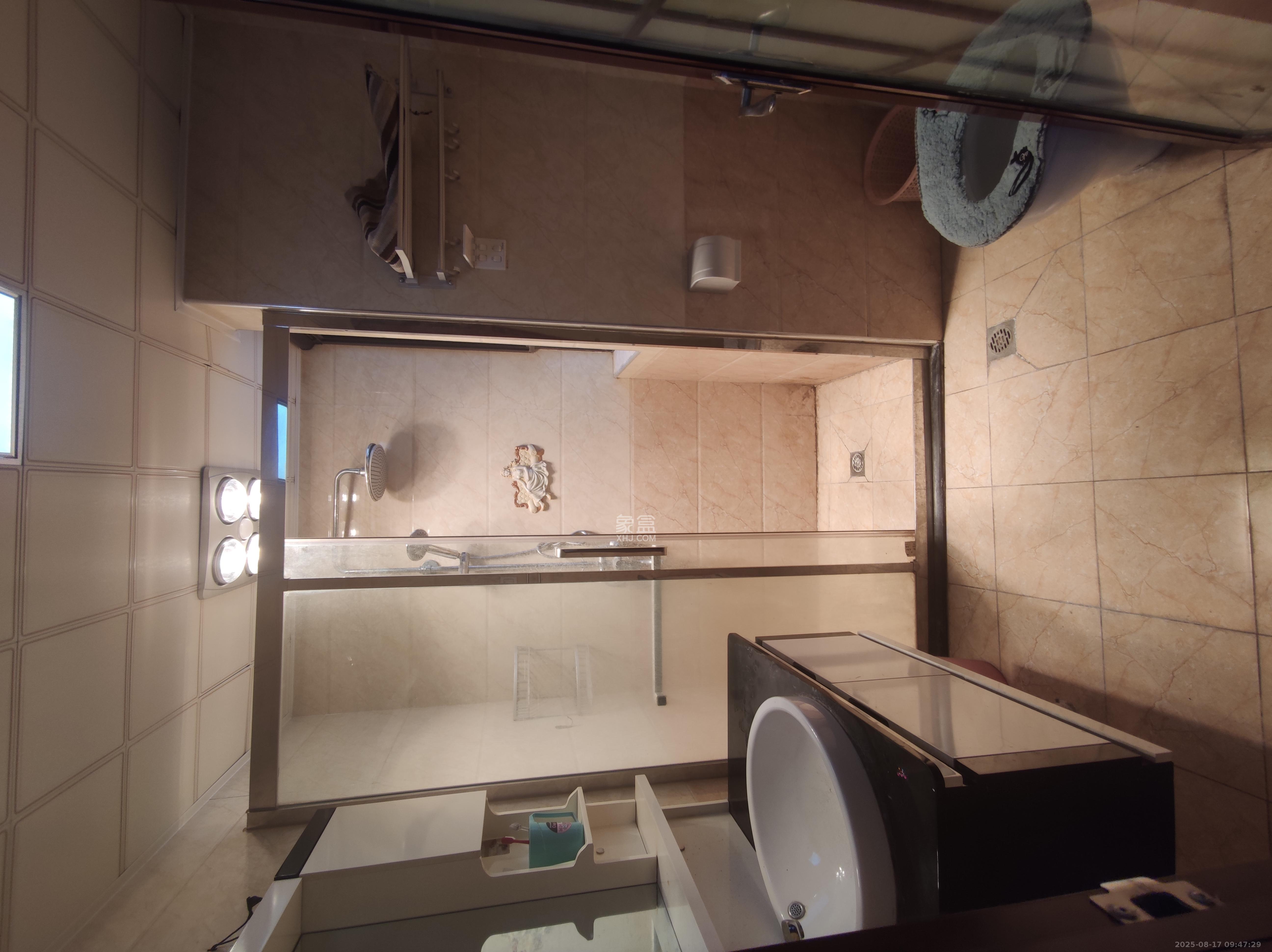 世茂外滩里(世茂铂翠湾三期) 4室2厅2卫 3800.0元/月 世茂外滩里(世茂铂翠湾三期) 4室2厅2卫 3800.0元/月室内图