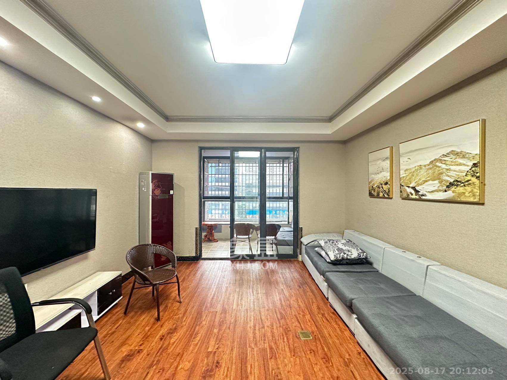 尚城  3室2厅2卫    2300.0元/月 尚城  3室2厅2卫    2300.0元/月室内图