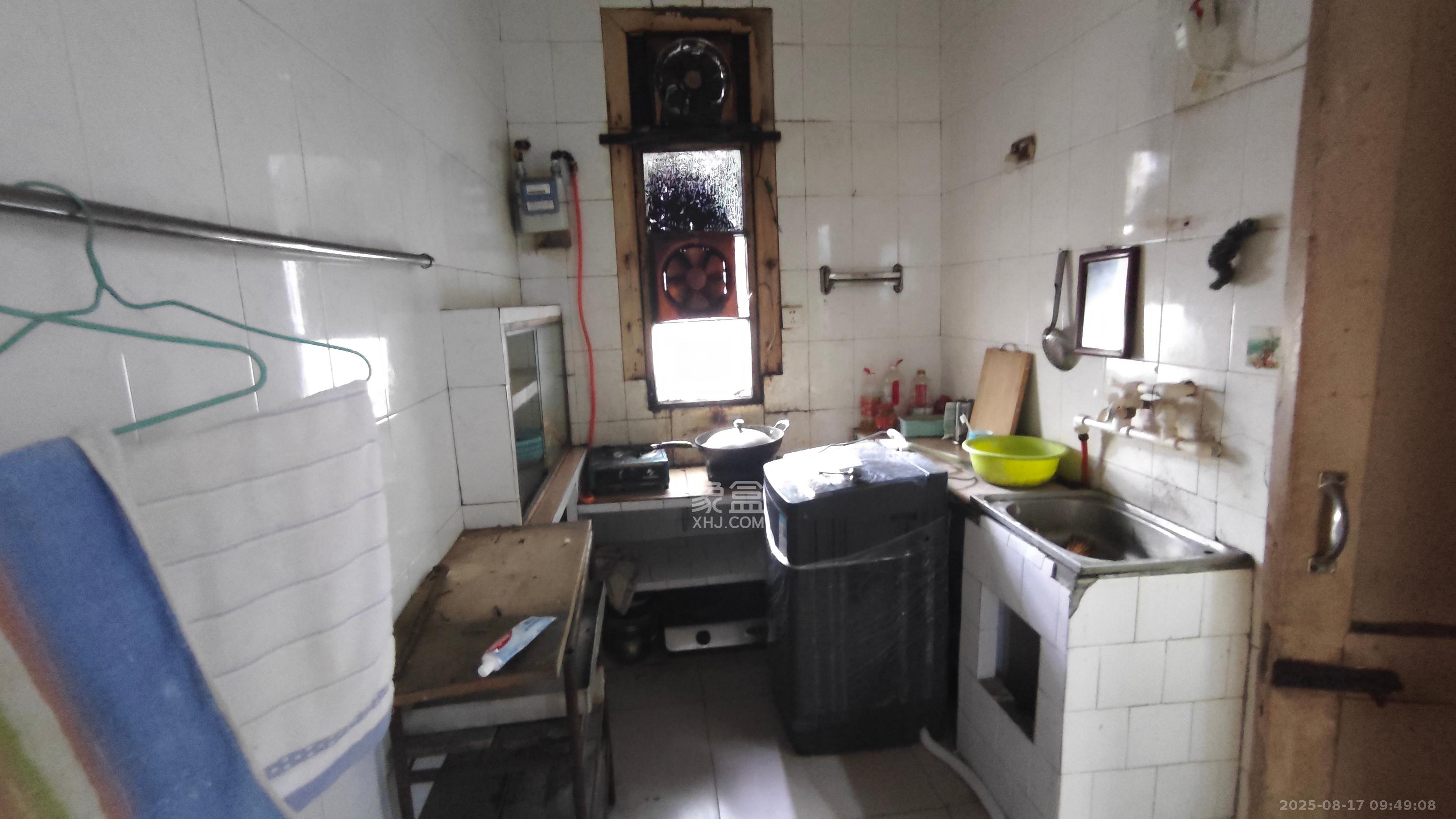 禾花村 1室1厅1卫 7.5万 禾花村 1室1厅1卫 7.5万客厅