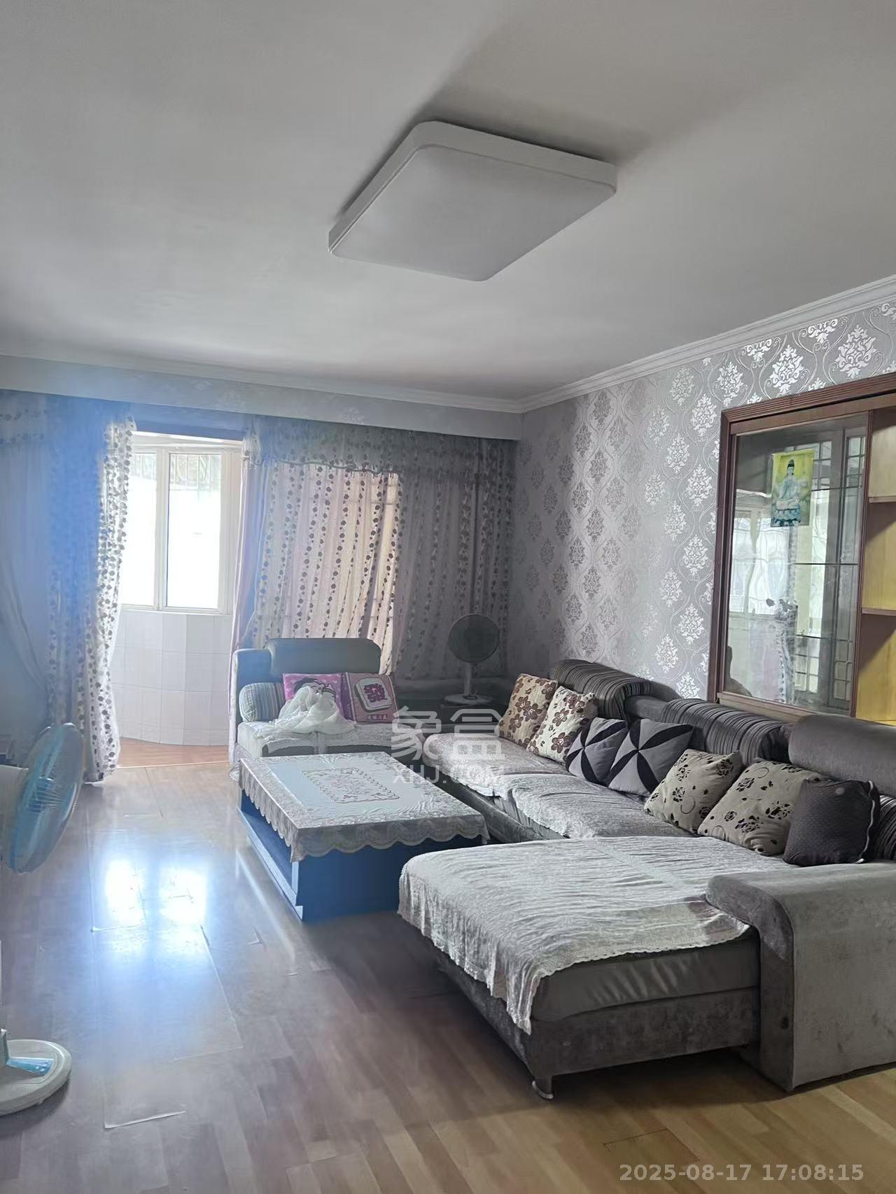 海威大厦 3室2厅2卫 2200.0元/月 海威大厦 3室2厅2卫 2200.0元/月室内图