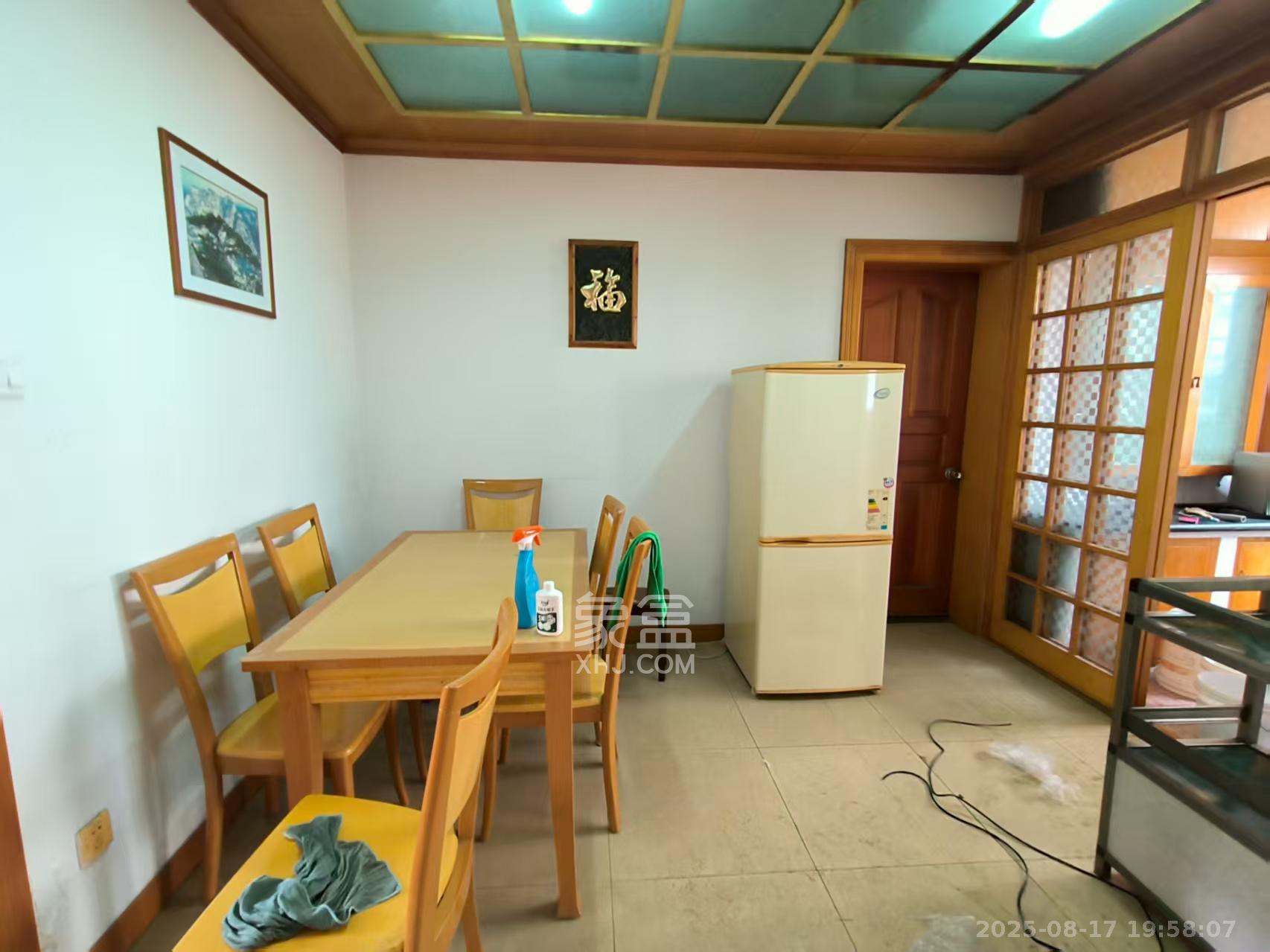 袁家岭省煤炭厅宿舍(芙蓉区省煤炭局小区)  3室1厅1卫    3000.0元/月 袁家岭省煤炭厅宿舍(芙蓉区省煤炭局小区)  3室1厅1卫    3000.0元/月室内图