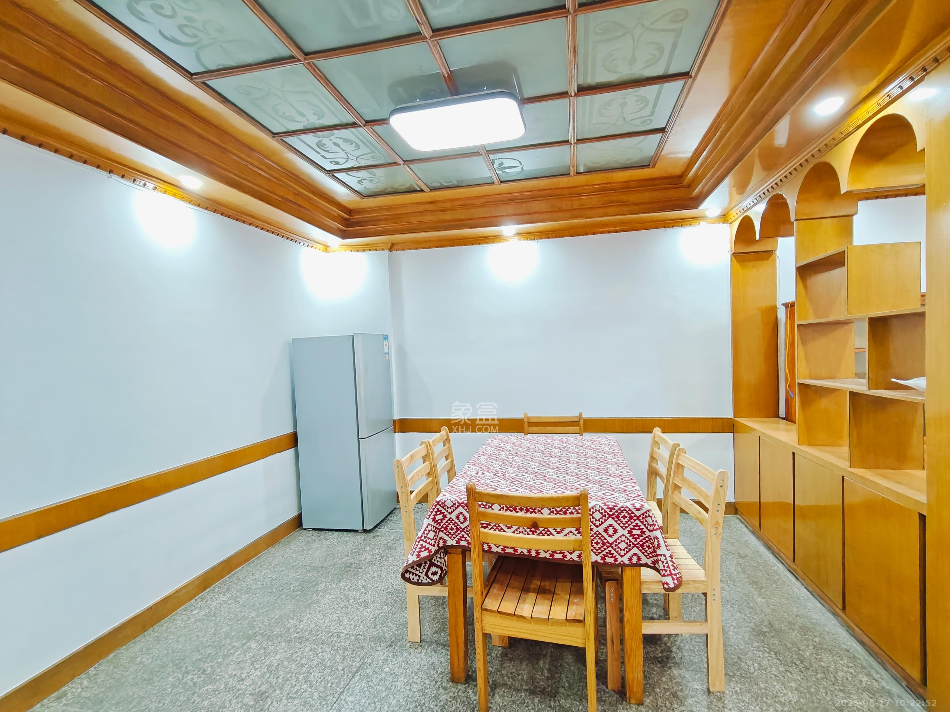 城市花园 3室1厅2卫 2800.0元/月 城市花园 3室1厅2卫 2800.0元/月室内图