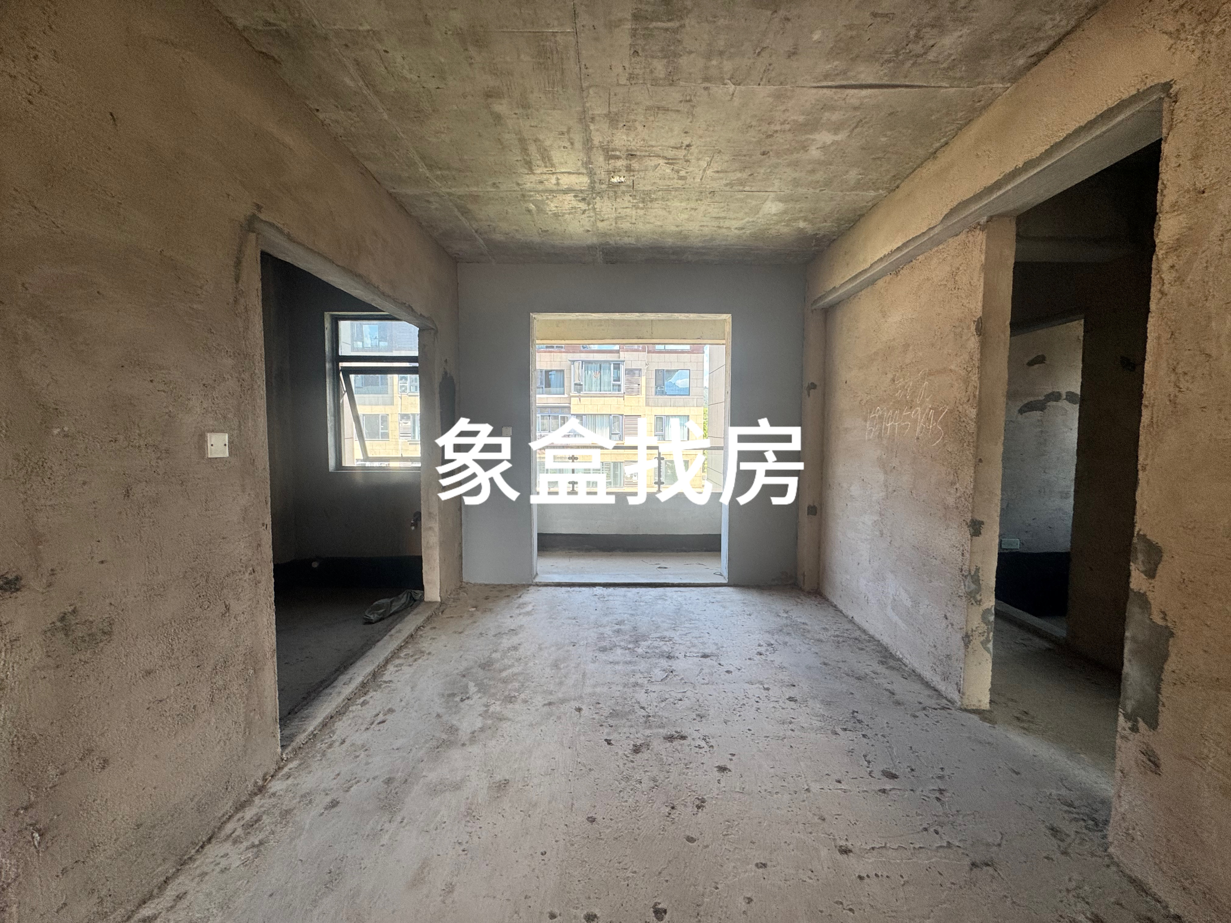 昊天珑璟湾  3室2厅2卫   89.80万客厅