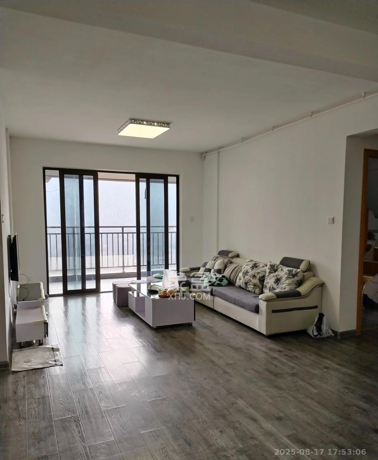 龙湖璟宸原著(龙湖紫宸)  3室2厅1卫    1800.0元/月 龙湖璟宸原著(龙湖紫宸)  3室2厅1卫    1800.0元/月