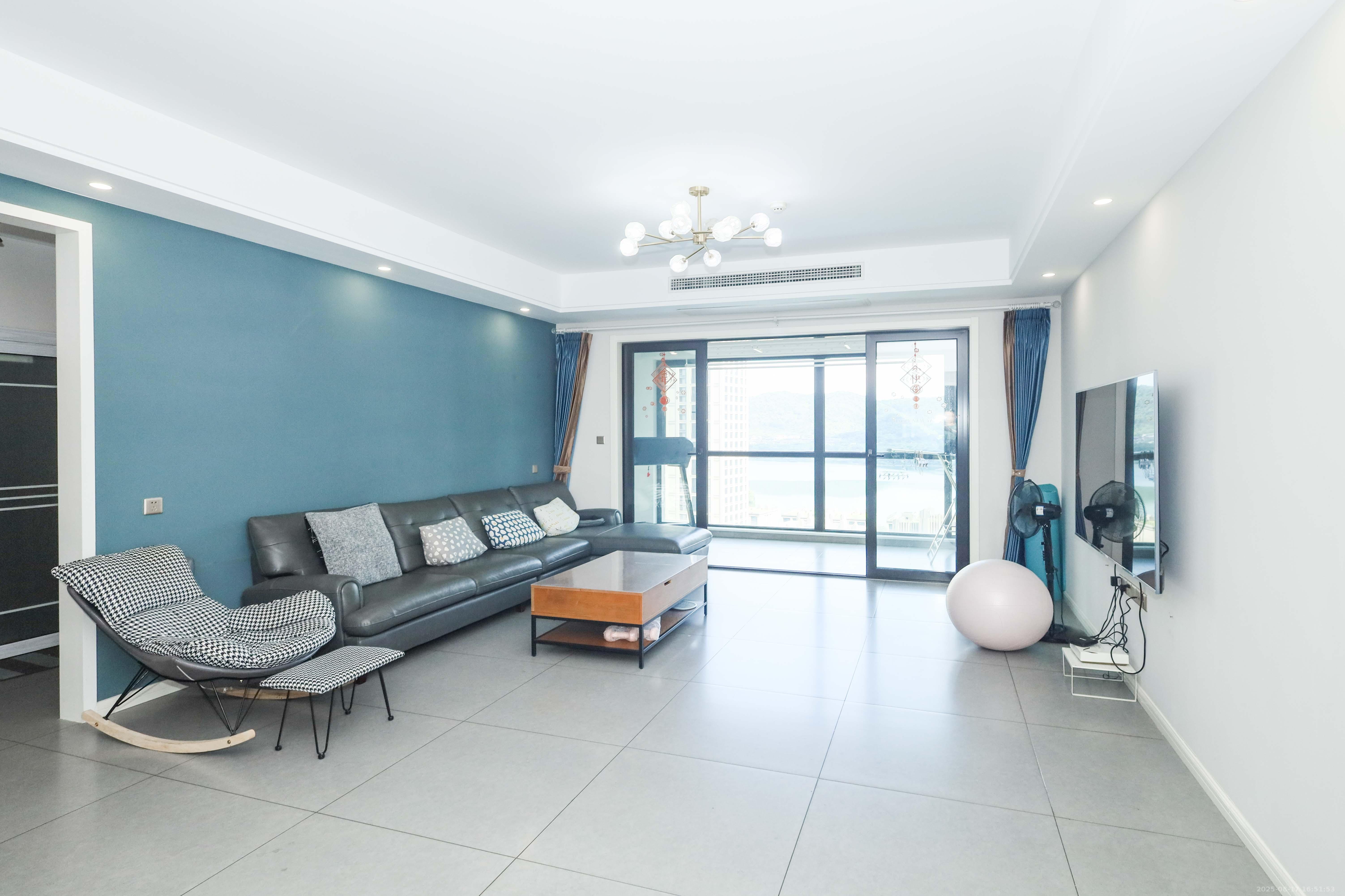 晟通牡丹舸 3室2厅2卫 298.0万 晟通牡丹舸 3室2厅2卫 298.0万客厅