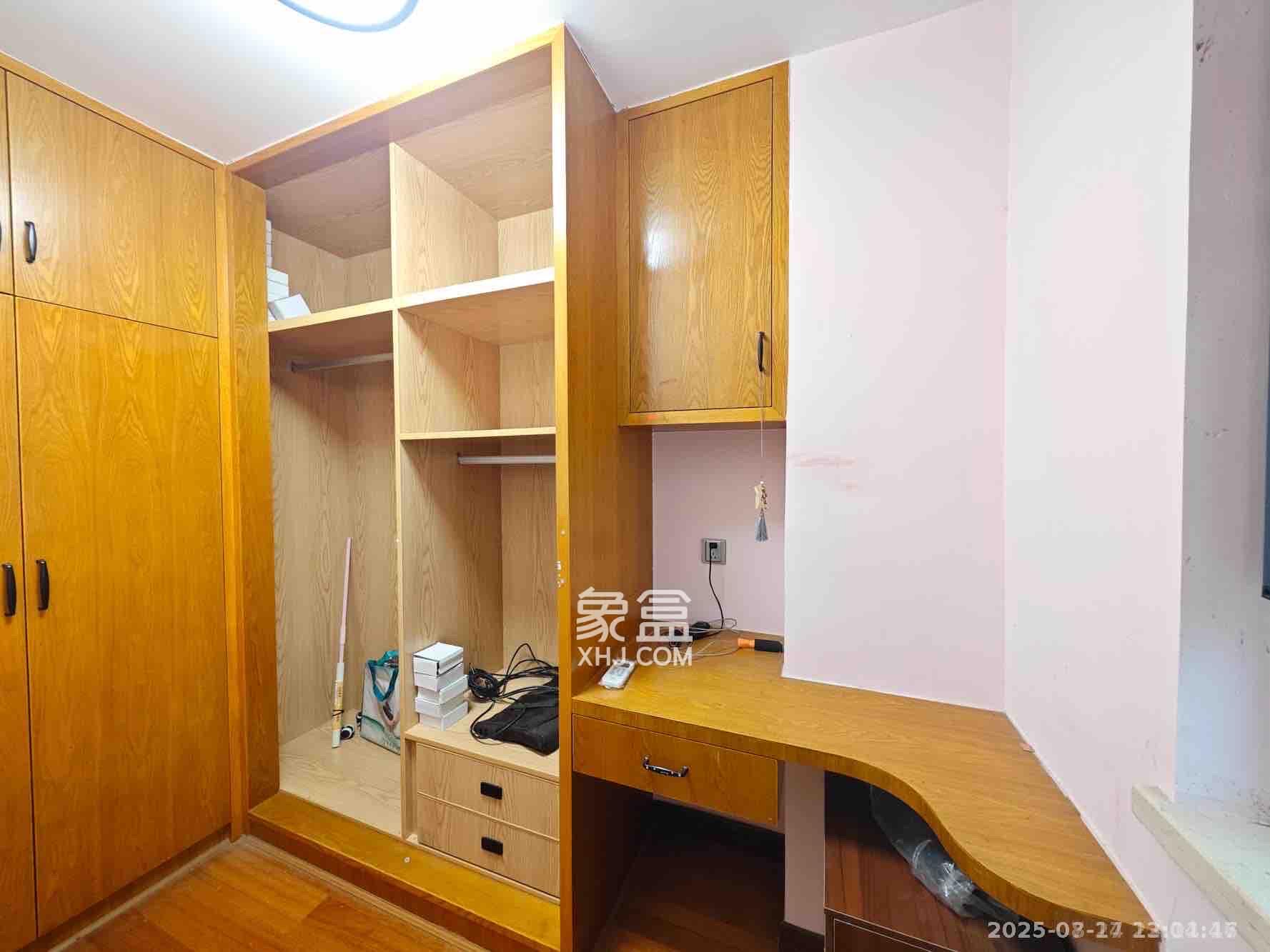 碧桂园南城首府（东宸林海）  3室2厅2卫   2100.00元/月室内图1