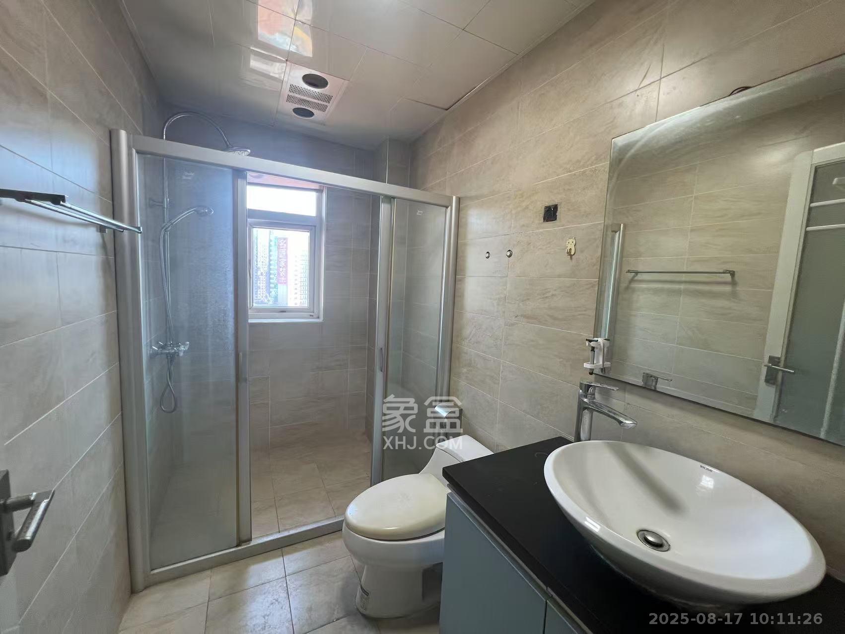 未来现代城 3室1厅2卫 2100.0元/月 未来现代城 3室1厅2卫 2100.0元/月室内图