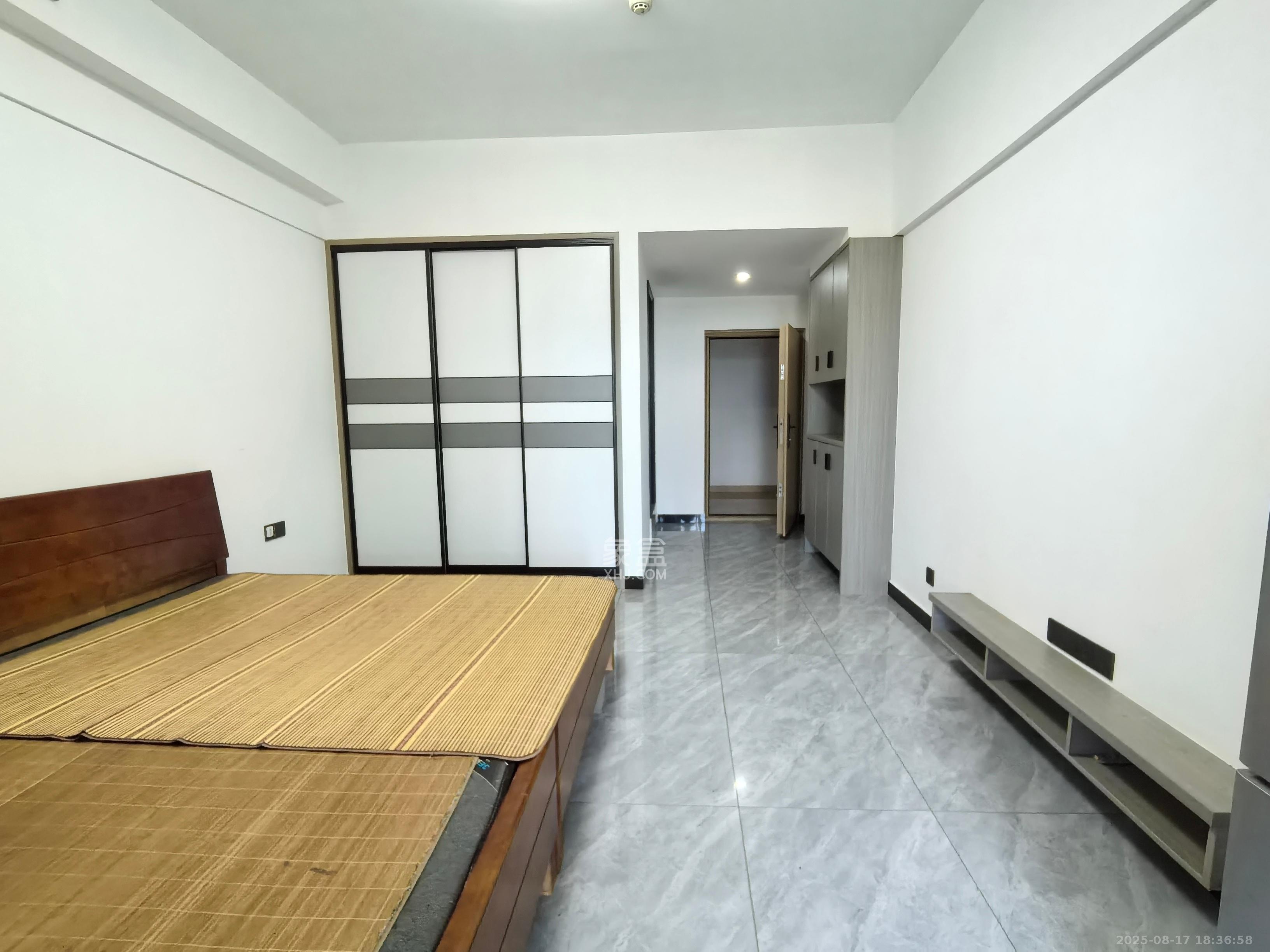 水渡河市场(海鲜市场) 1室1厅1卫 1100.0元/月 水渡河市场(海鲜市场) 1室1厅1卫 1100.0元/月室内图