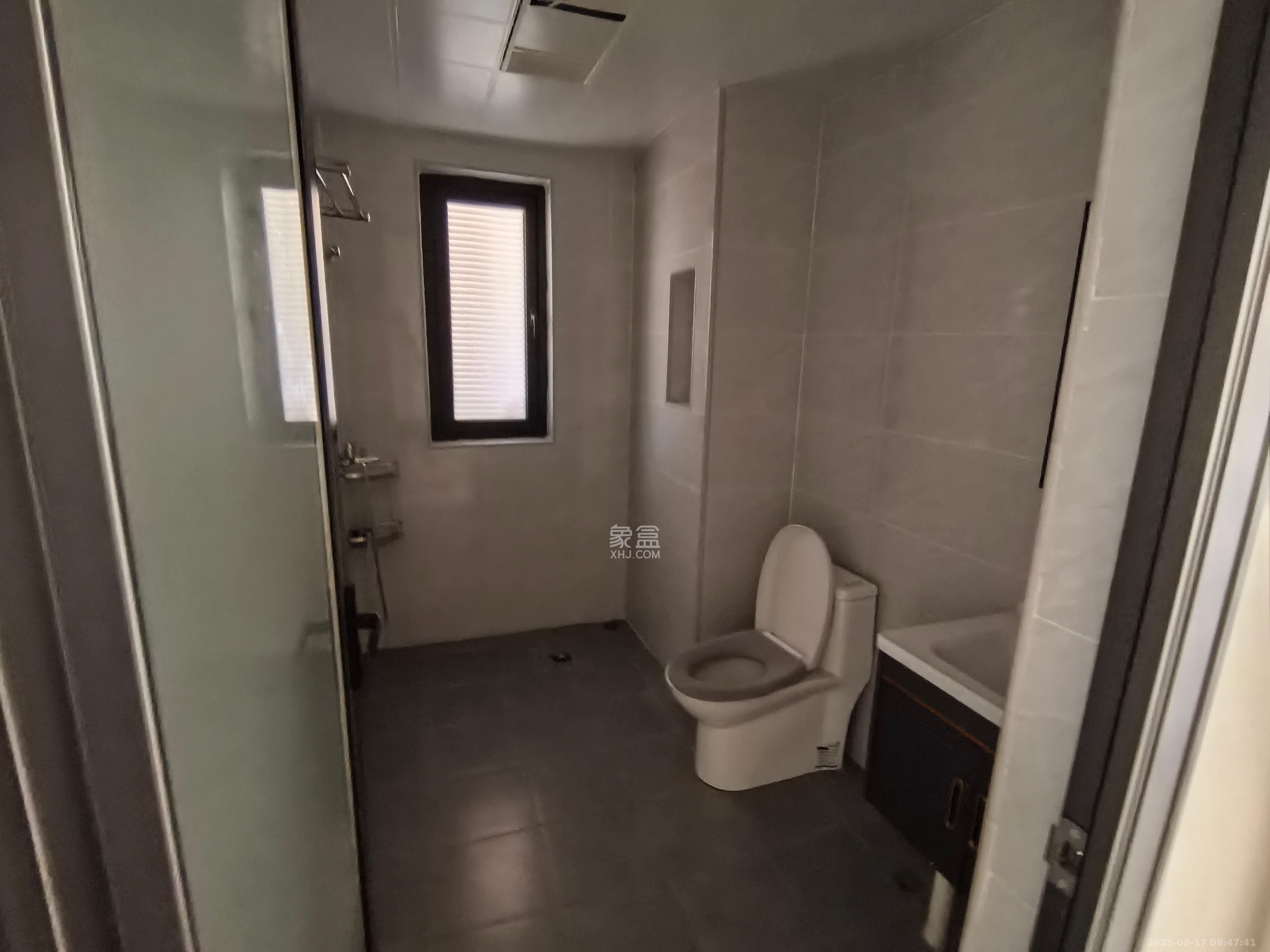 恒大揽湖苑(恒大林溪郡)  3室2厅2卫    1600.0元/月 恒大揽湖苑(恒大林溪郡)  3室2厅2卫    1600.0元/月室内图