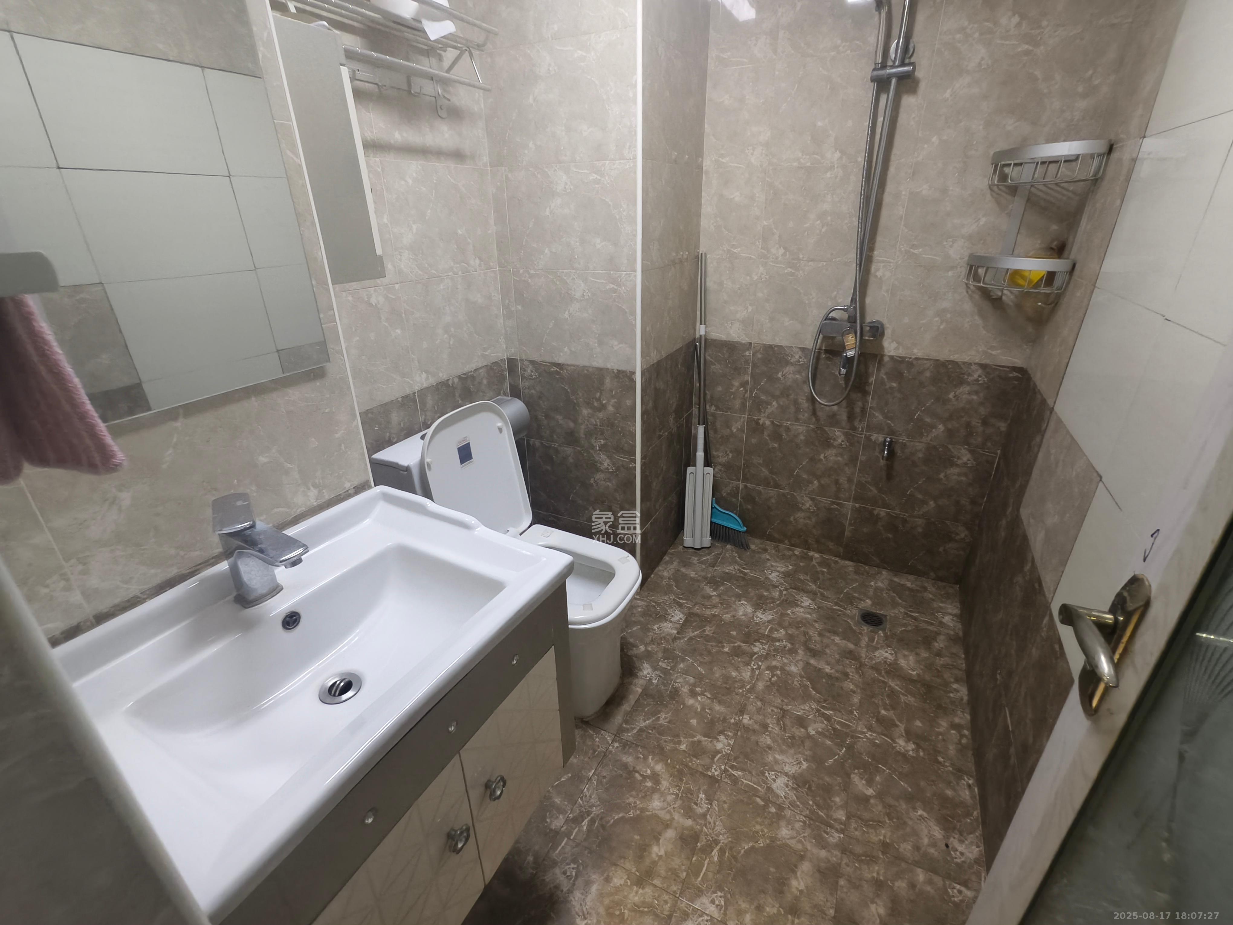 湘域相遇  1室1厅1卫    1800.0元/月 湘域相遇  1室1厅1卫    1800.0元/月室内图