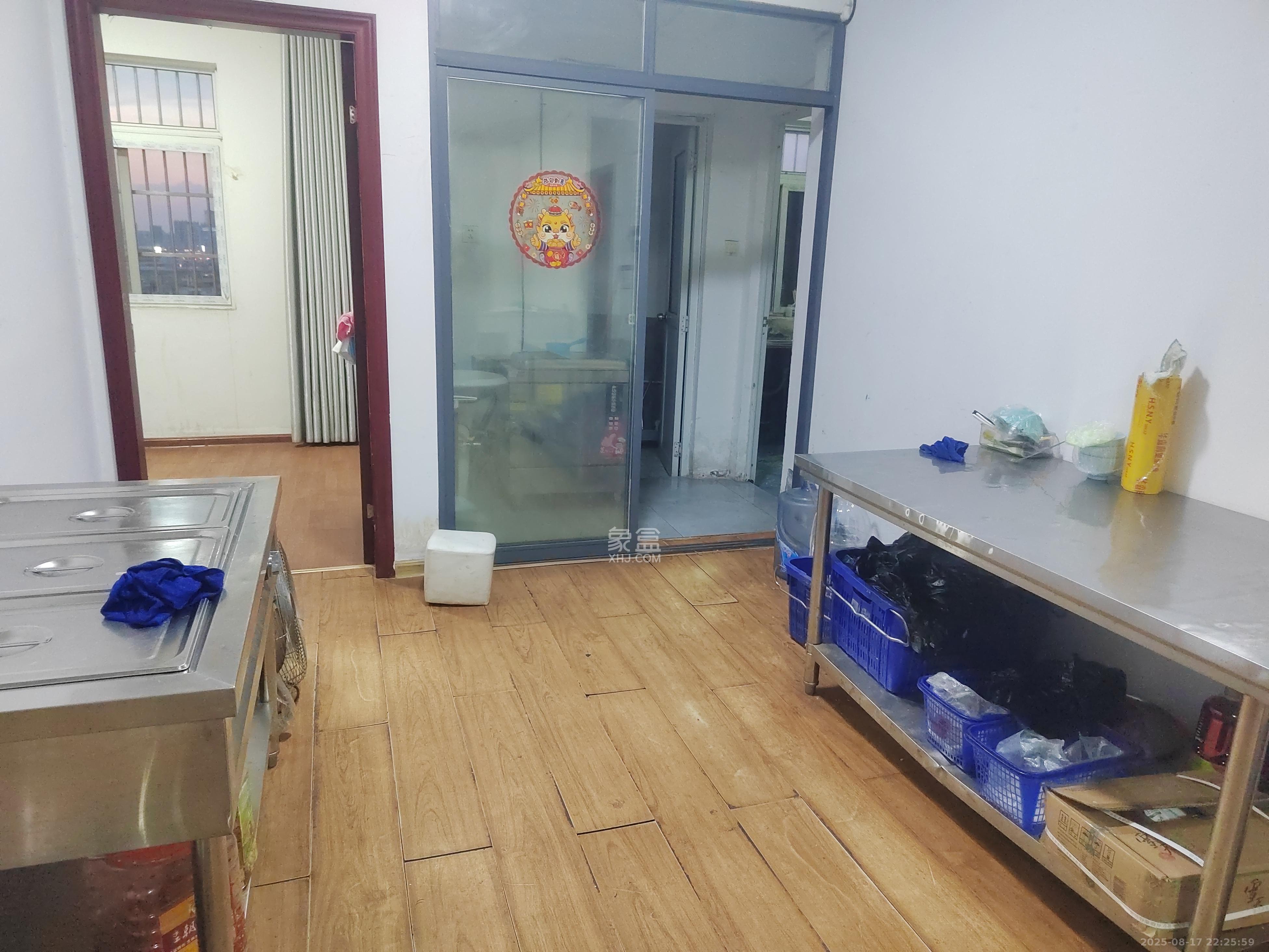 丰园城(鄱阳小区二期) 3室2厅2卫 2000.0元/月 丰园城(鄱阳小区二期) 3室2厅2卫 2000.0元/月室内图