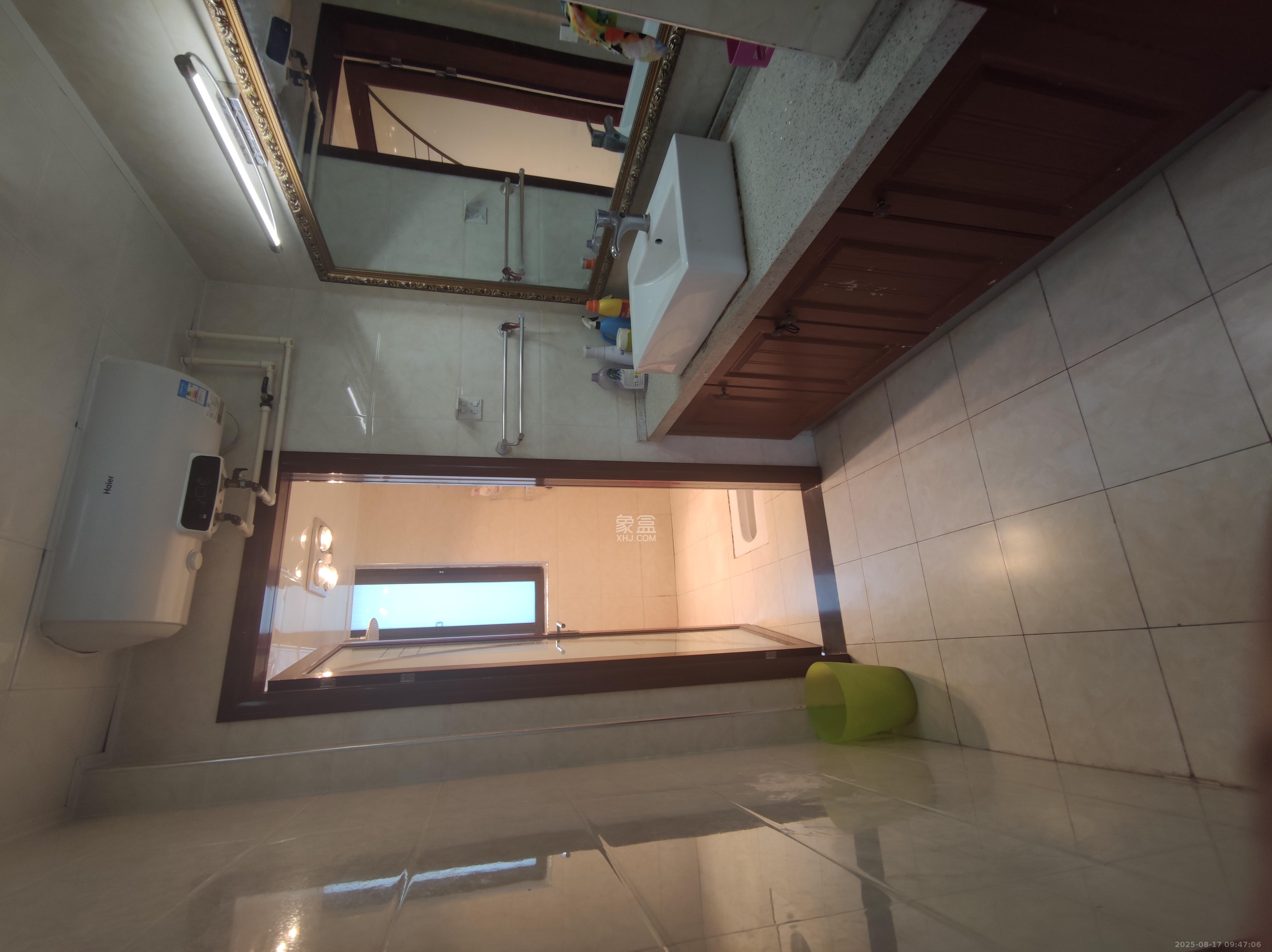 世茂外滩里(世茂铂翠湾三期) 4室2厅2卫 3800.0元/月 世茂外滩里(世茂铂翠湾三期) 4室2厅2卫 3800.0元/月室内图