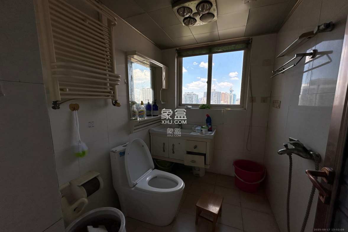 明星村  4室2厅2卫    3200.0元/月 明星村  4室2厅2卫    3200.0元/月室内图