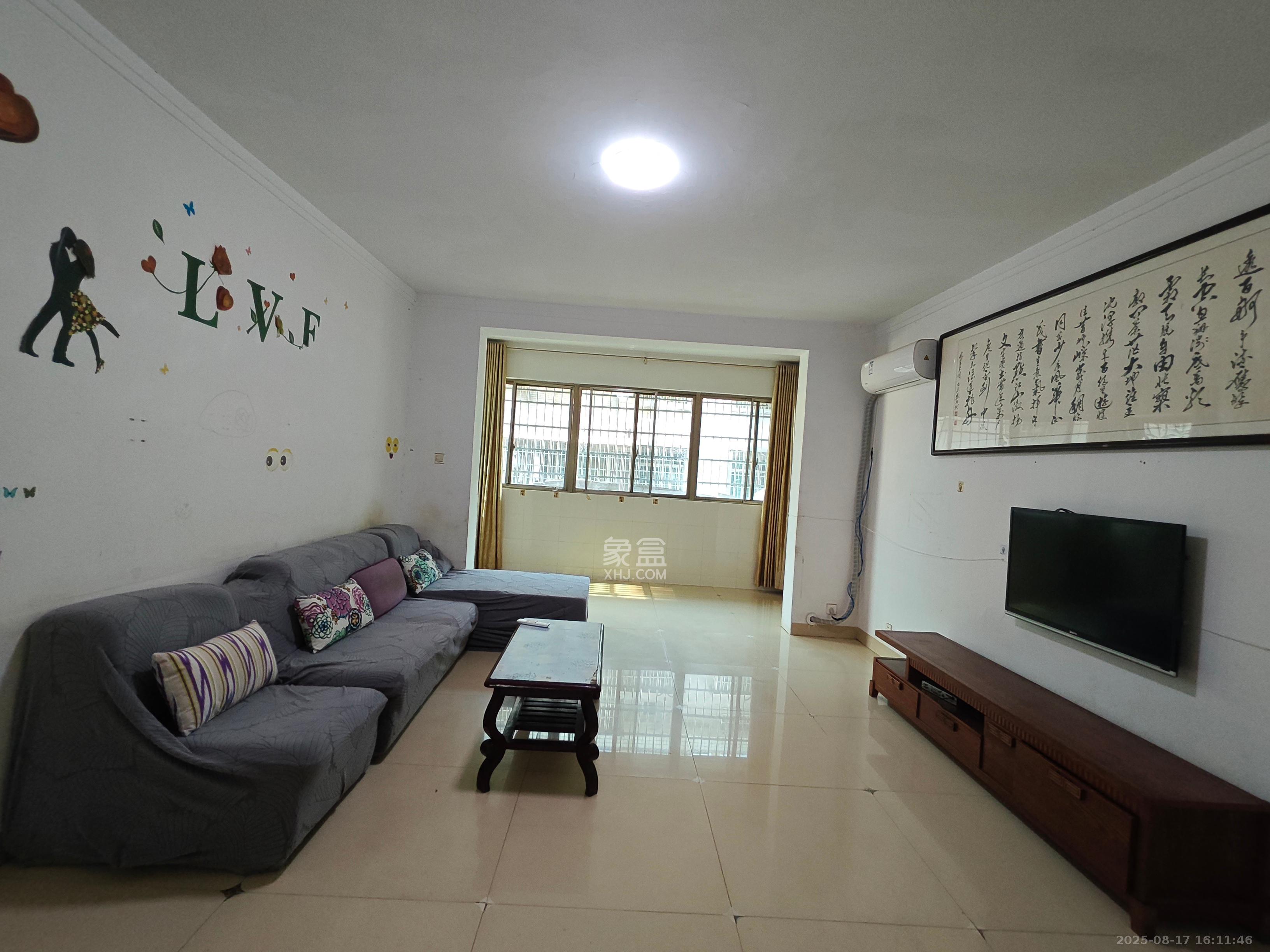 金桂小区一期 1室2厅1卫 1700.0元/月 金桂小区一期 1室2厅1卫 1700.0元/月室内图