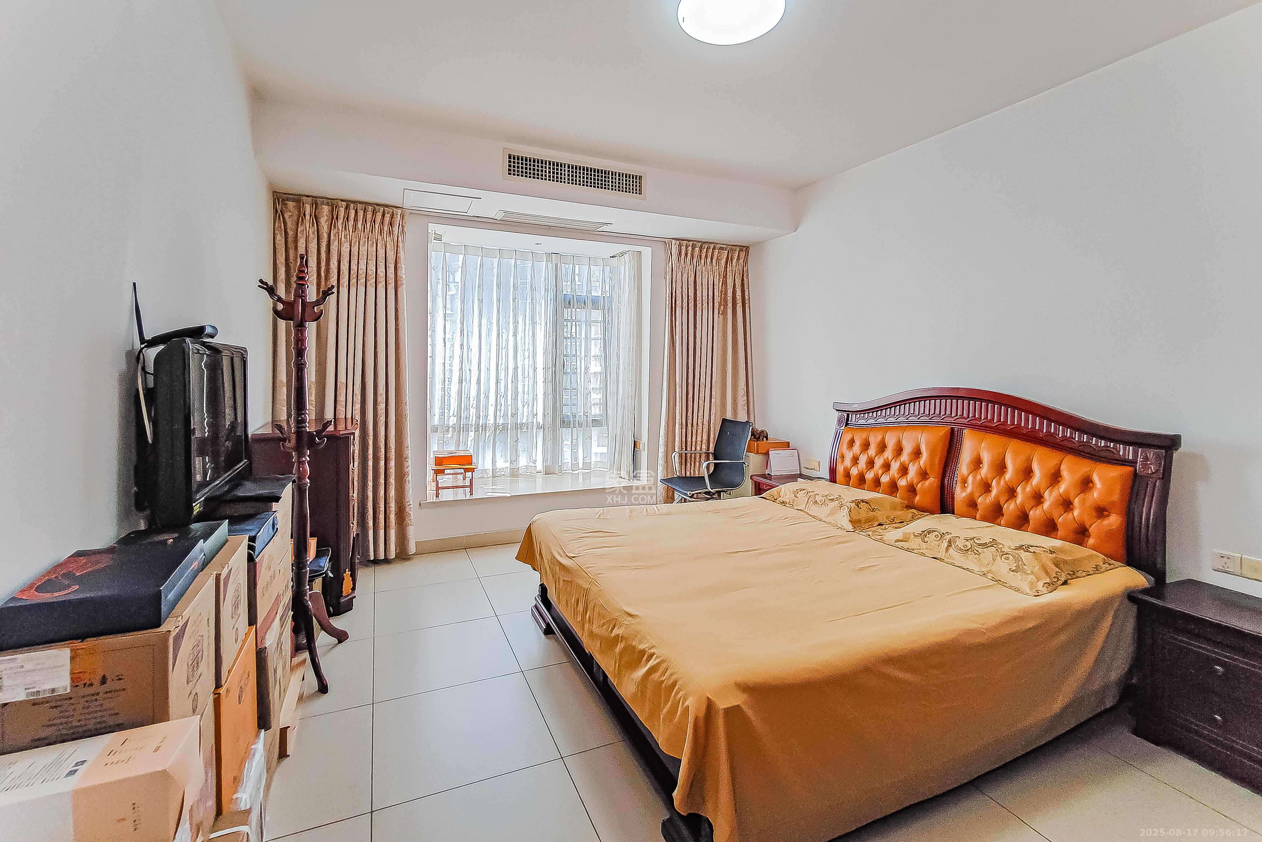 书院观邸  3室2厅2卫    170.0万 书院观邸  3室2厅2卫    170.0万卧室