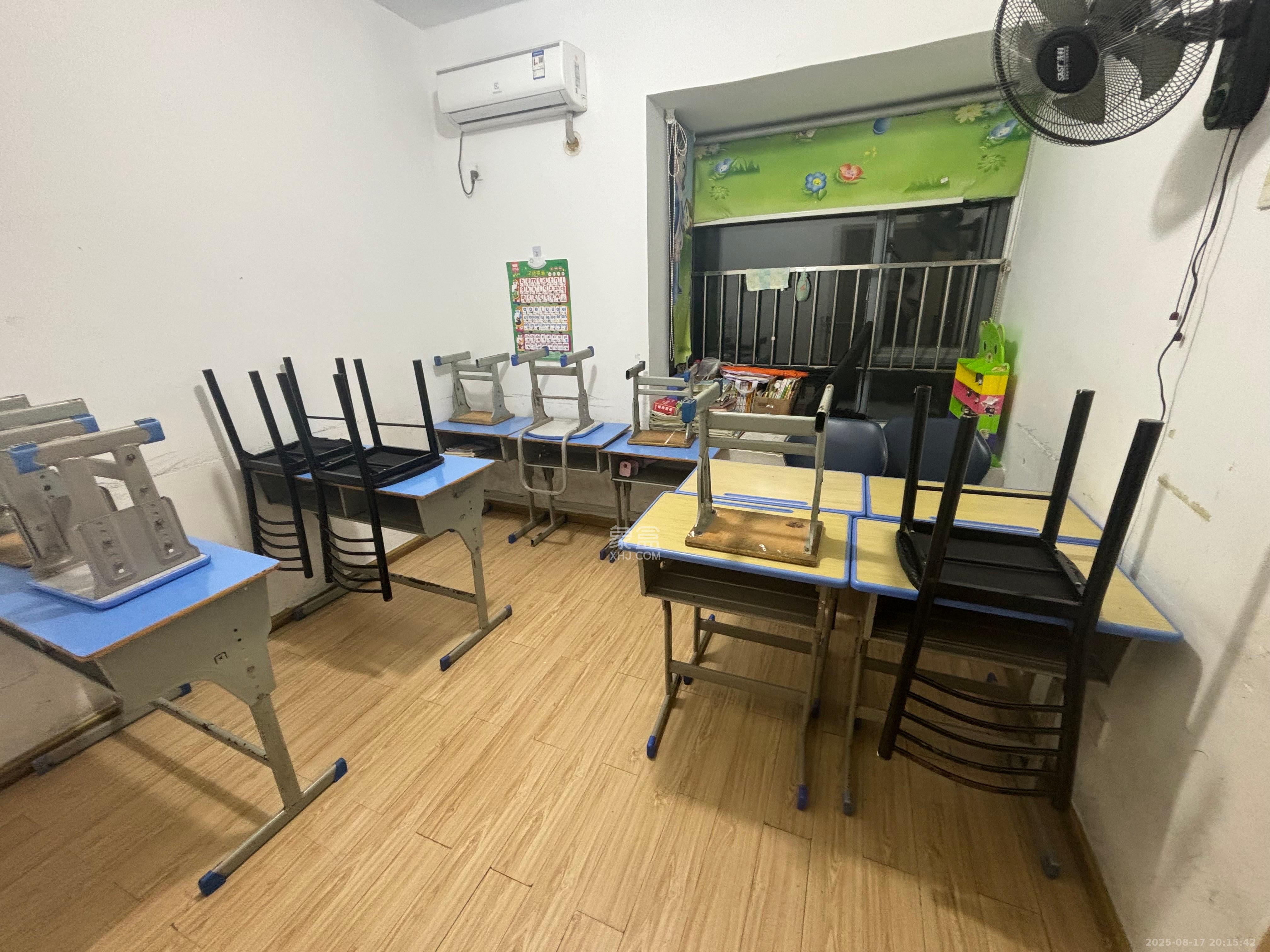 滨江君悦香邸  3室2厅2卫    2200.0元/月室内图