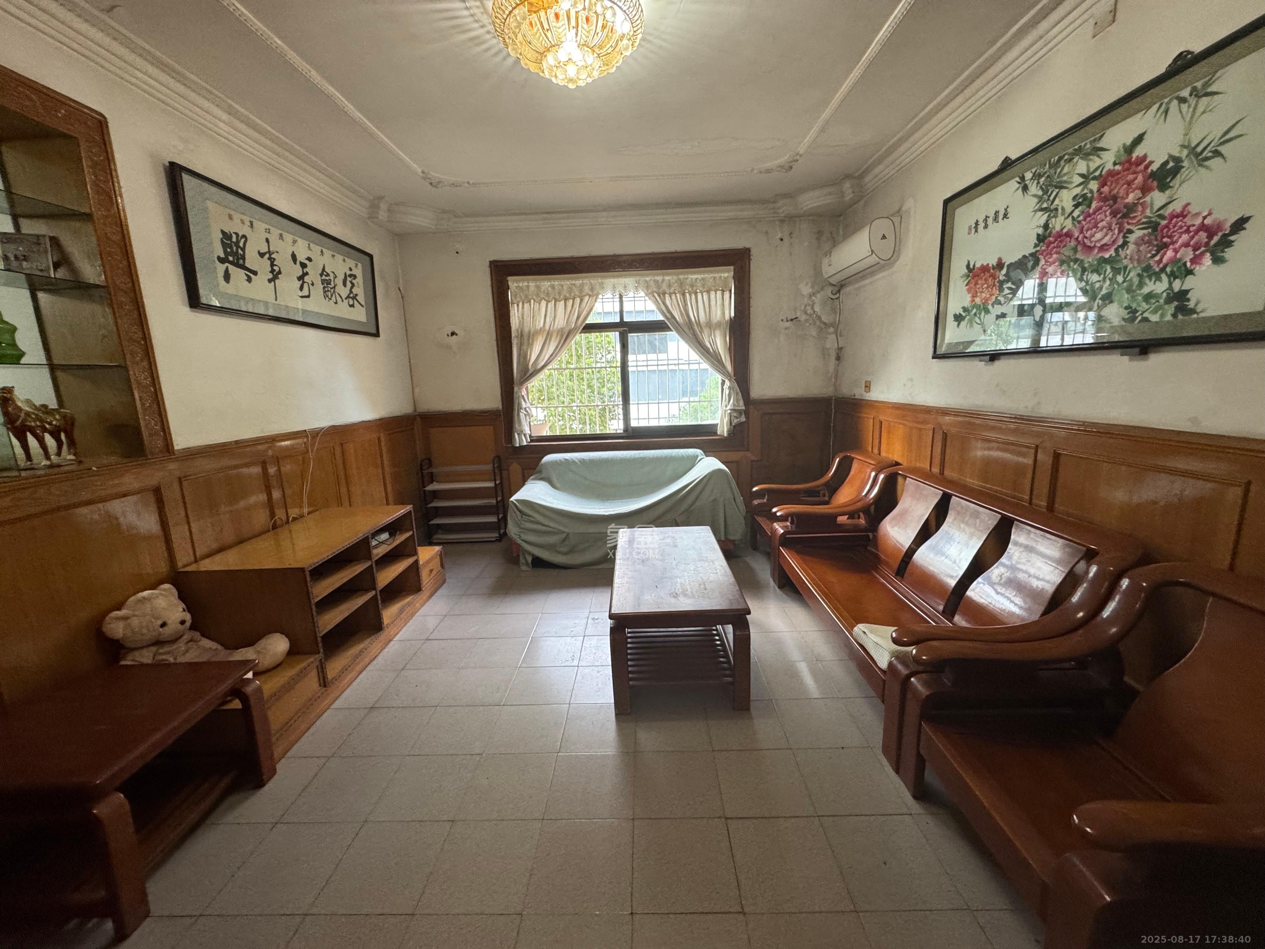 东风路汽车城宿舍  3室2厅1卫    2000.0元/月 东风路汽车城宿舍  3室2厅1卫    2000.0元/月室内图1