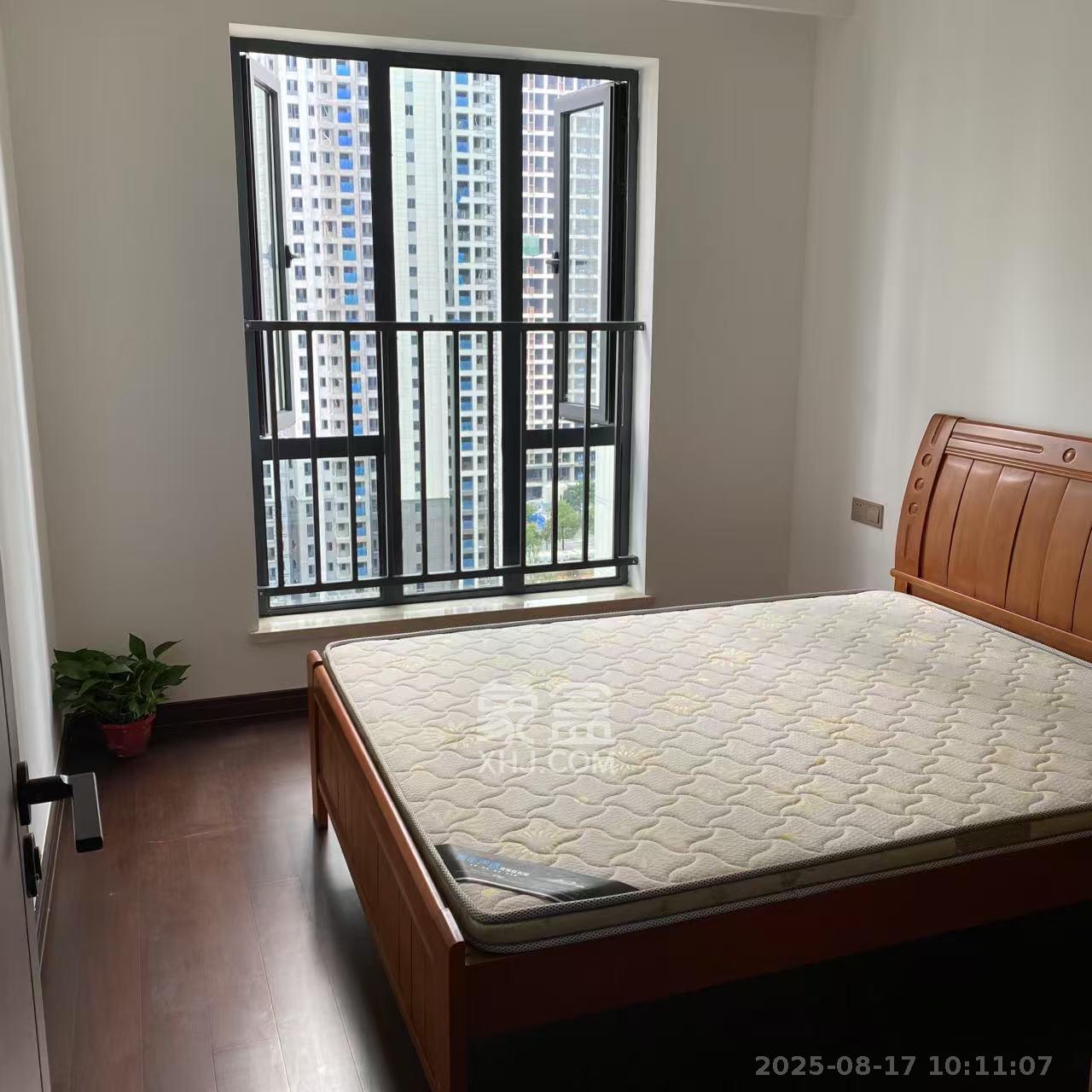 绿地长沙城际空间站（绿地新里佳苑）  3室2厅2卫    3000.0元/月室内图