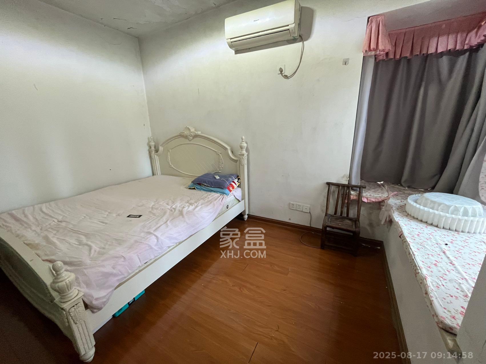 英郡年华  2室2厅1卫    1800.0元/月 英郡年华  2室2厅1卫    1800.0元/月室内图