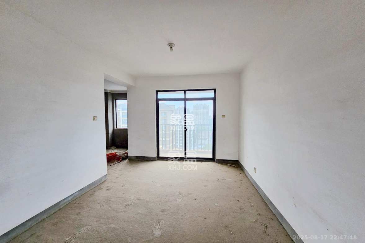 三江花中城  3室2厅2卫    148.0万 三江花中城  3室2厅2卫    148.0万客厅