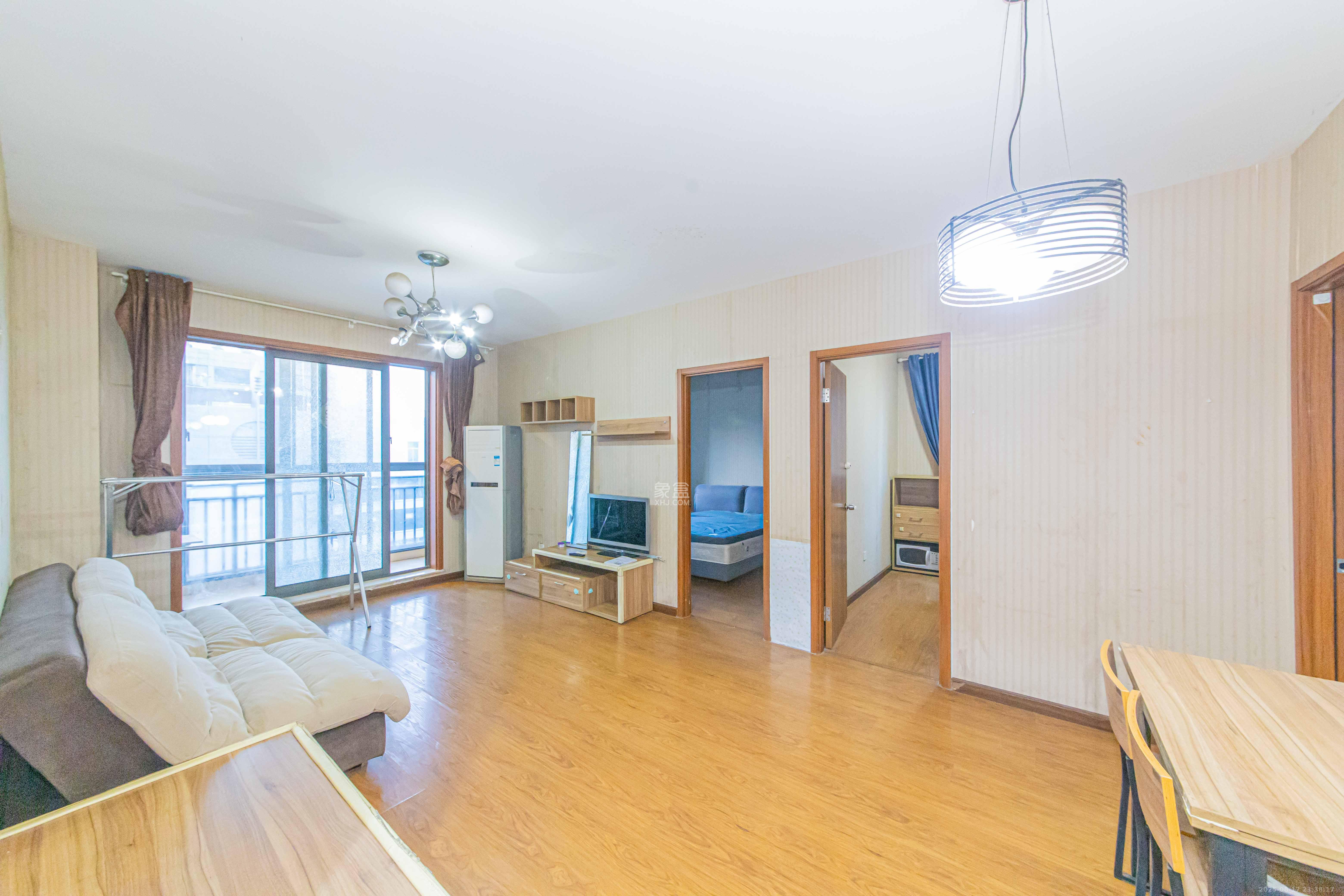 花漾年华（桂花园）  2室2厅1卫   62.00万客厅