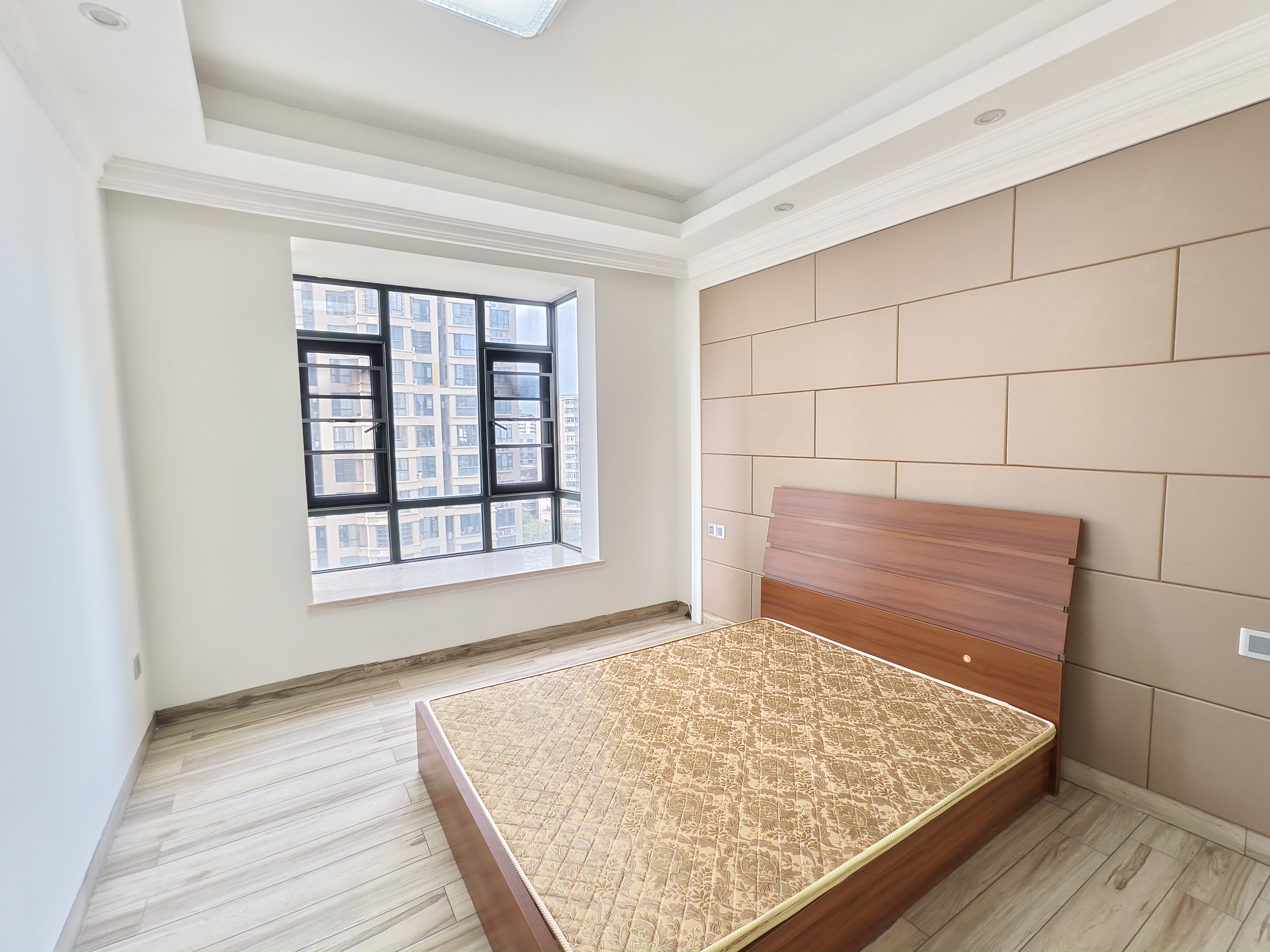 海阔天空-国瑞城二期(雅仕苑) 3室2厅1卫 3800.0元/月 海阔天空-国瑞城二期(雅仕苑) 3室2厅1卫 3800.0元/月室内图