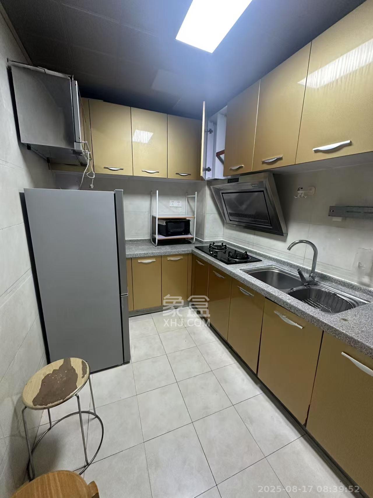 铂宫 3室2厅2卫 4200.0元/月 铂宫 3室2厅2卫 4200.0元/月室内图