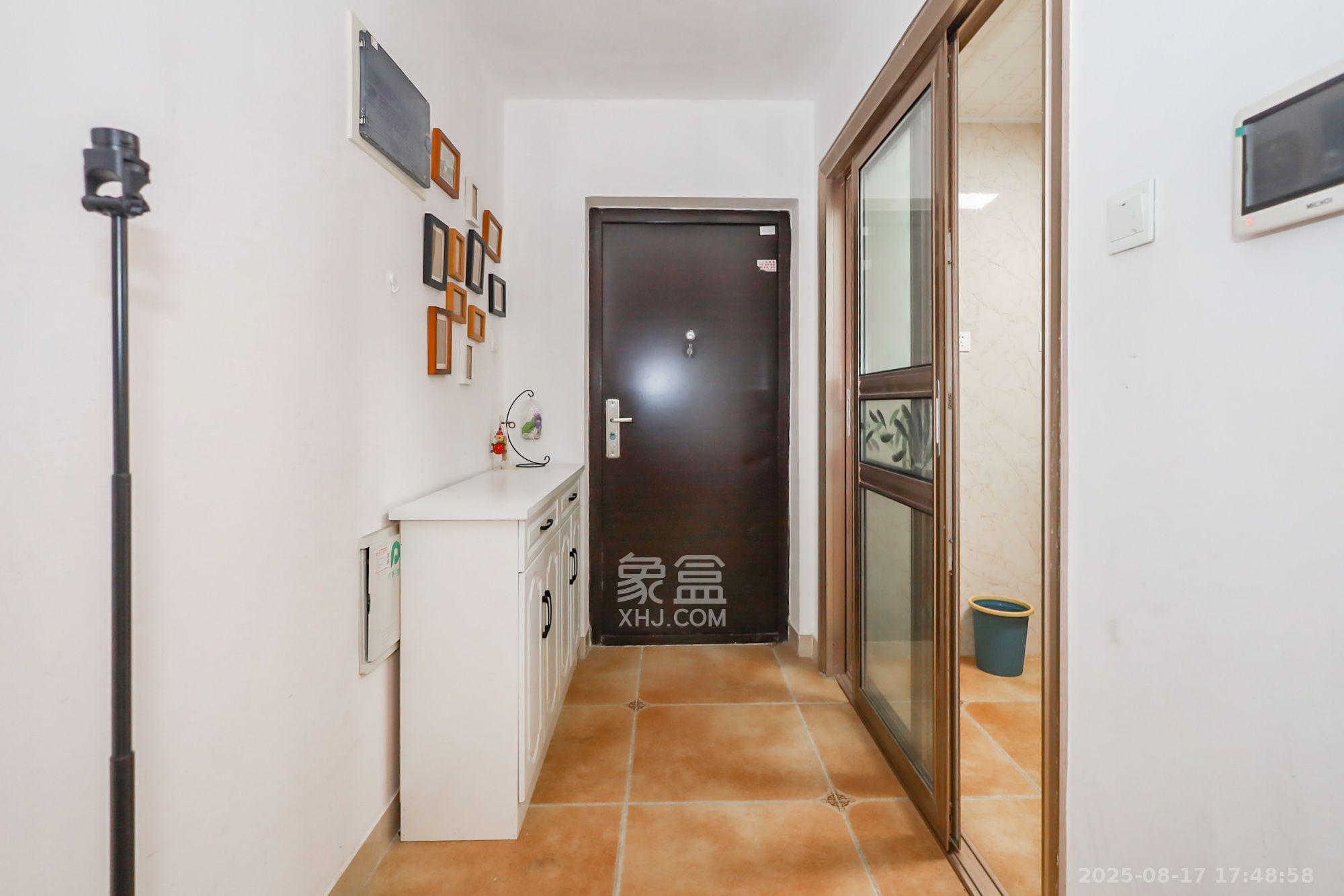 保利天禧D区 3室2厅1卫 2800.0元/月 保利天禧D区 3室2厅1卫 2800.0元/月室内图