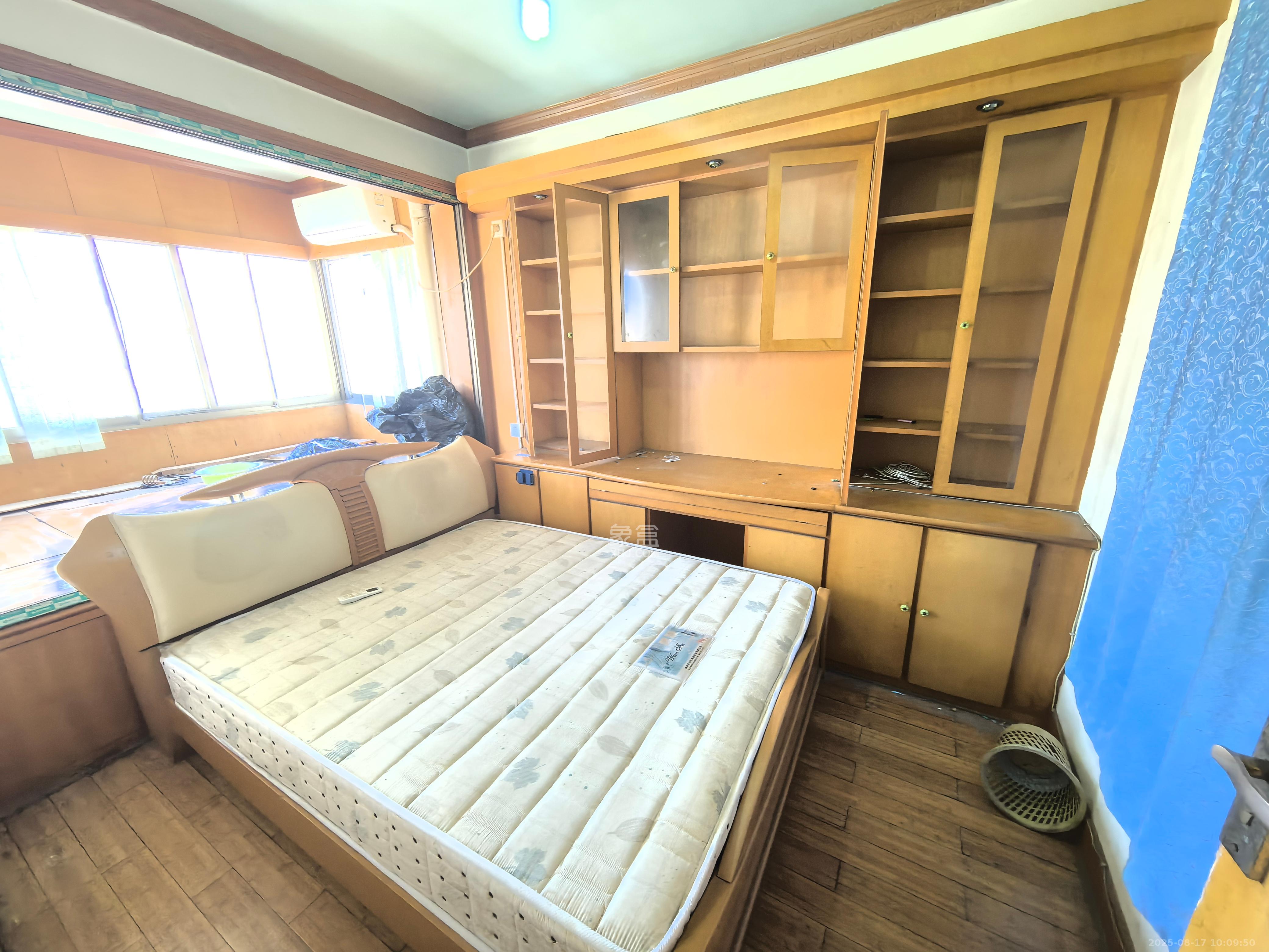 雄海花园  3室2厅2卫   2600.00元/月室内图
