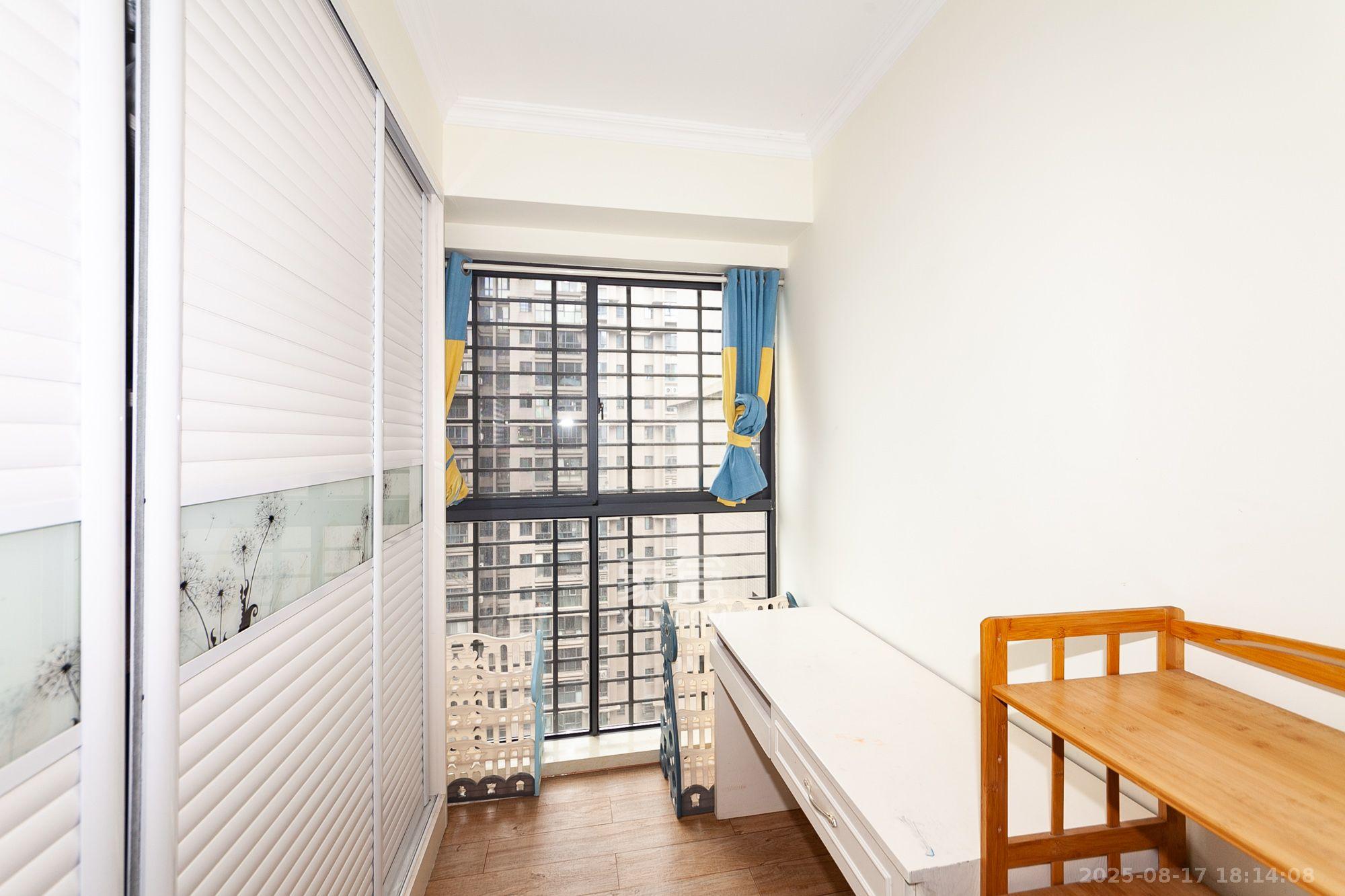 名家翡翠花园  4室2厅2卫    3000.0元/月 名家翡翠花园  4室2厅2卫    3000.0元/月室内图