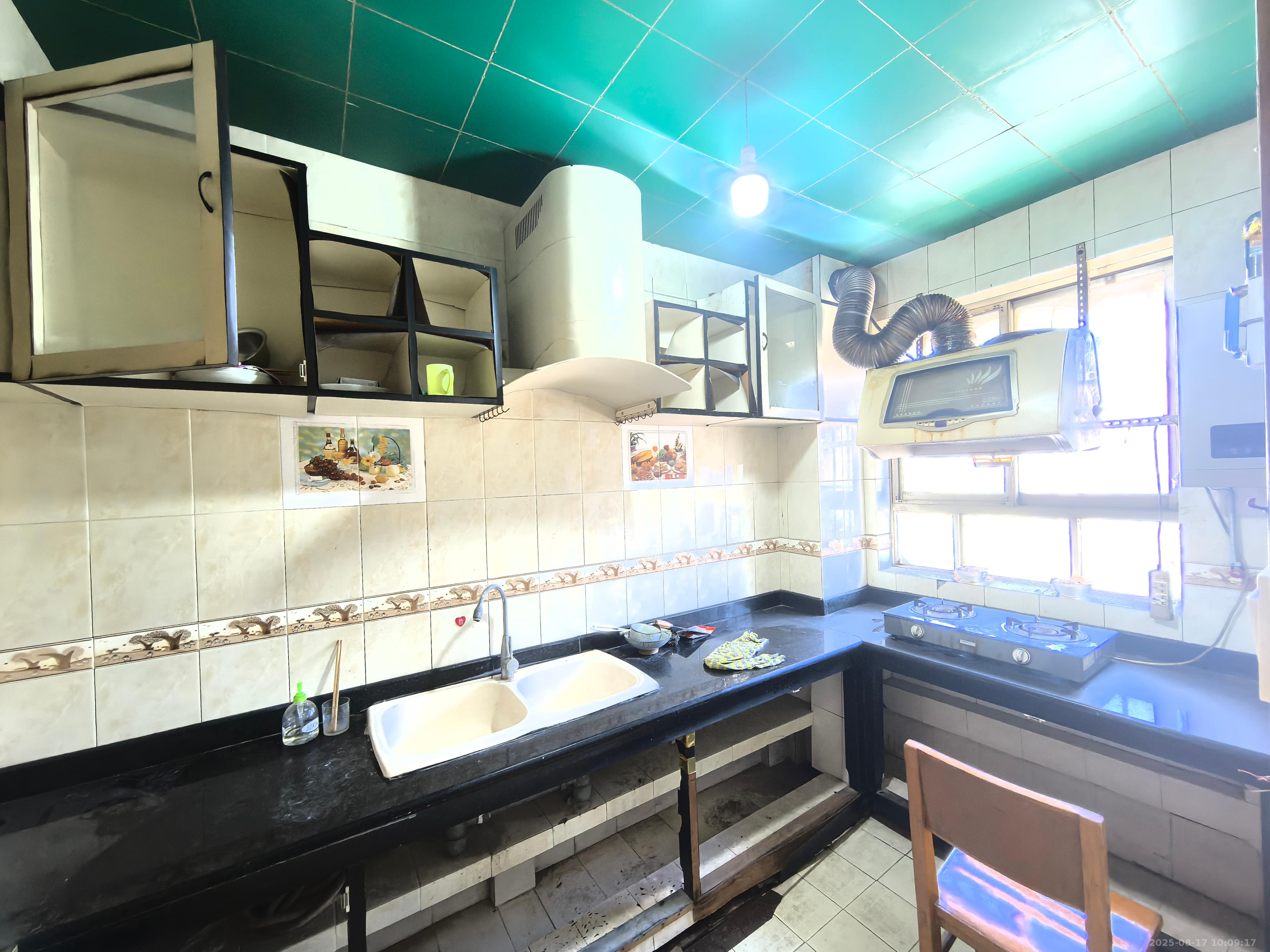 雄海花园 3室2厅2卫 2600.0元/月 雄海花园 3室2厅2卫 2600.0元/月室内图