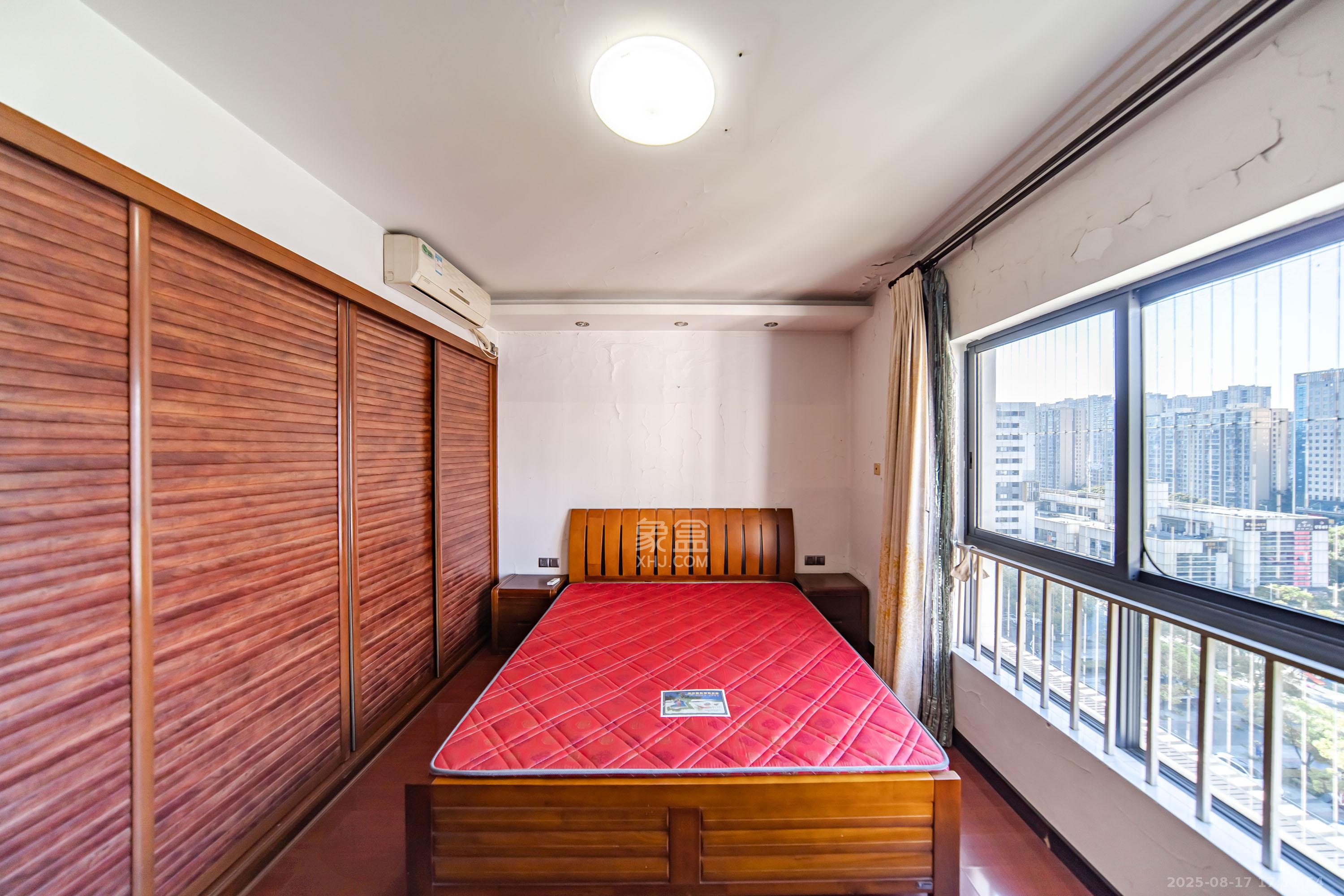 阳光100一期、四五期  3室2厅2卫    95.0万 阳光100一期、四五期  3室2厅2卫    95.0万卧室