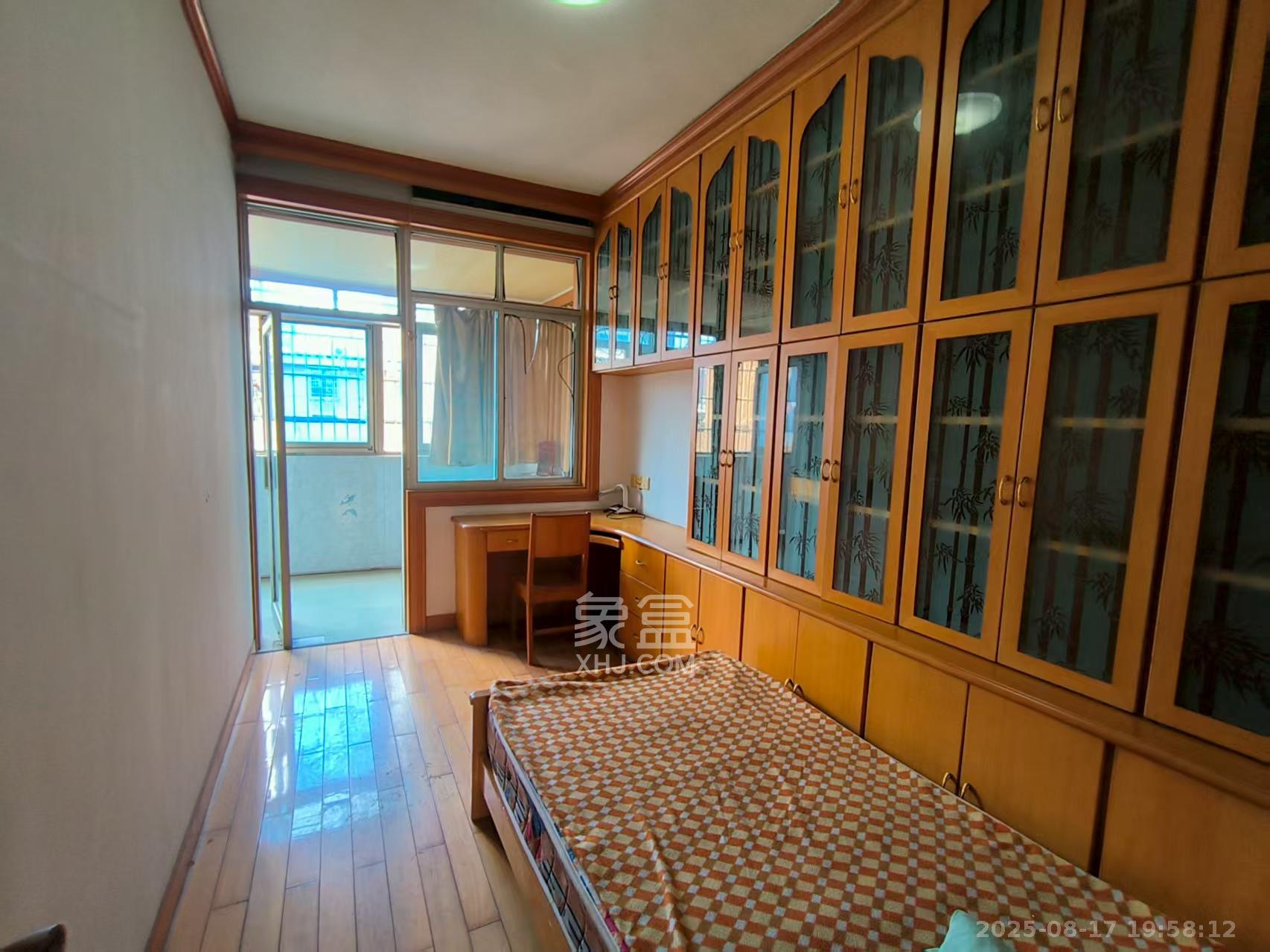 袁家岭省煤炭厅宿舍(芙蓉区省煤炭局小区)  3室1厅1卫    3000.0元/月 袁家岭省煤炭厅宿舍(芙蓉区省煤炭局小区)  3室1厅1卫    3000.0元/月室内图