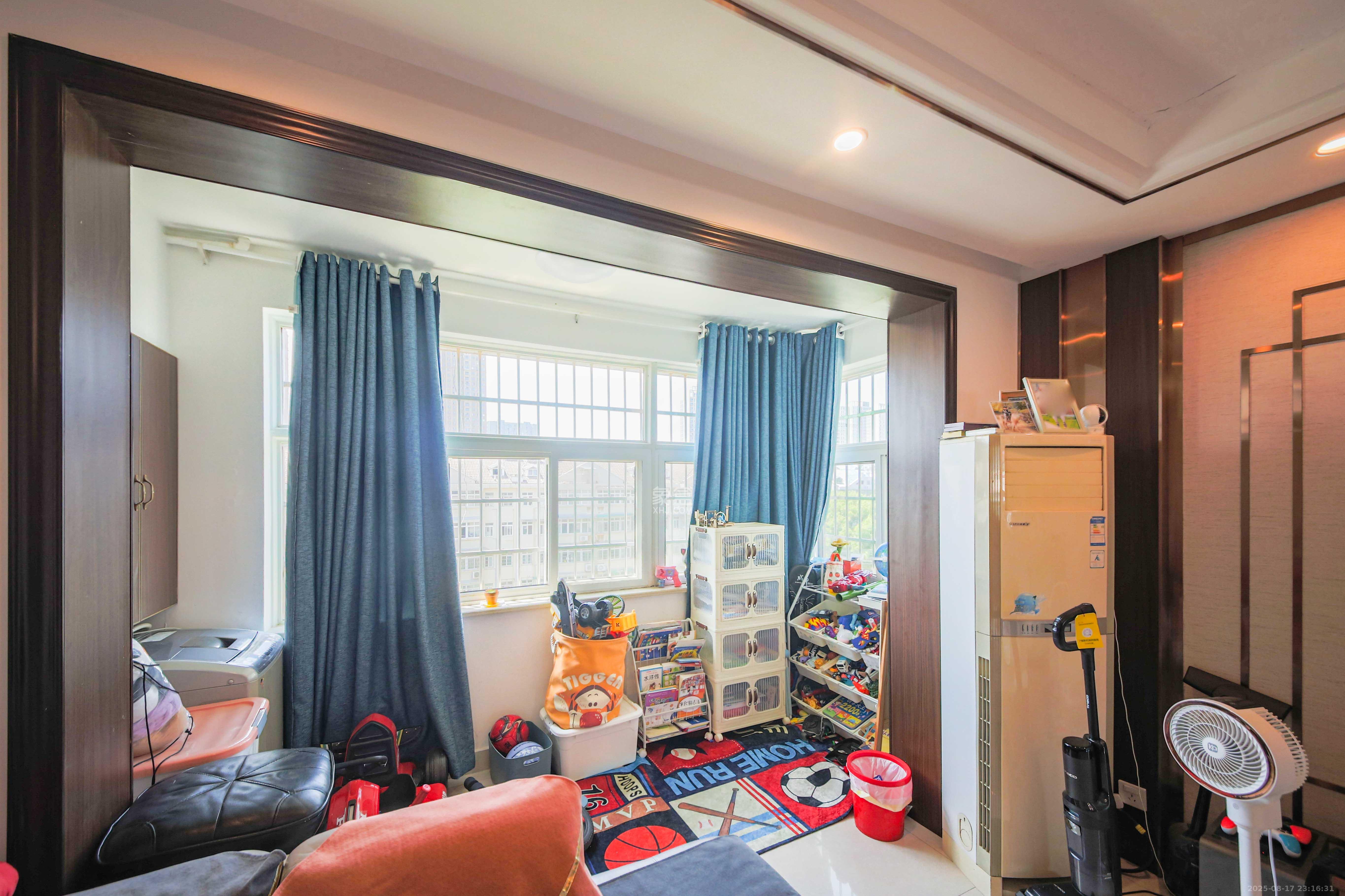 大为农博嘉园 5室2厅3卫 120.0万 大为农博嘉园 5室2厅3卫 120.0万阳台