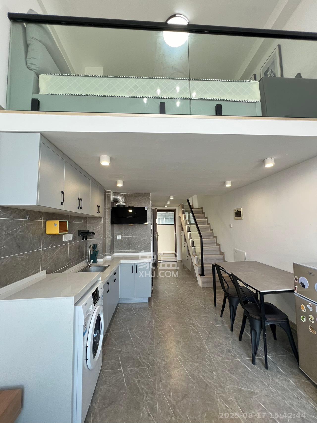 弘坤云寓  1室1厅1卫    2300.0元/月室内图