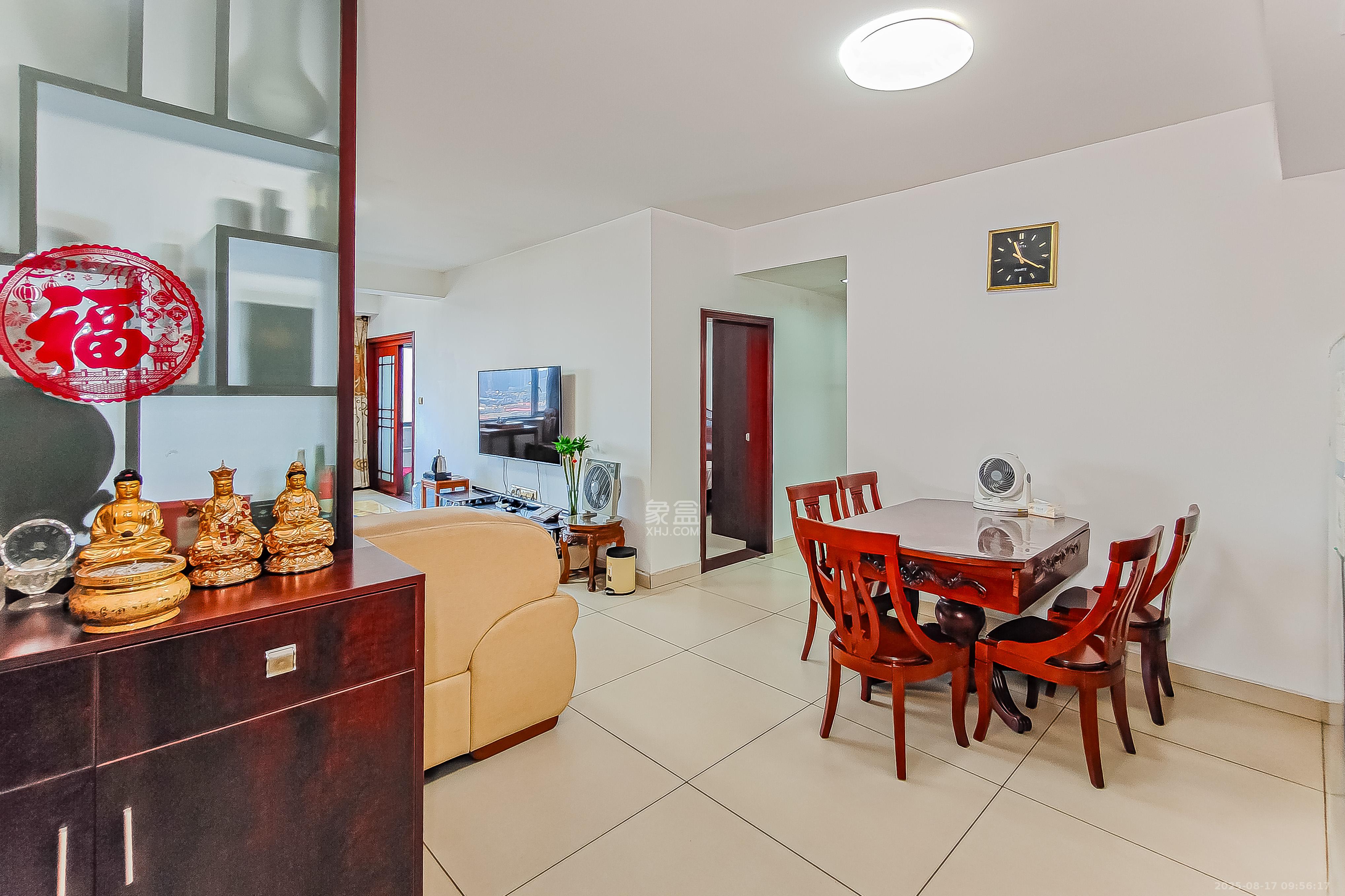 书院观邸  3室2厅2卫    170.0万 书院观邸  3室2厅2卫    170.0万客厅