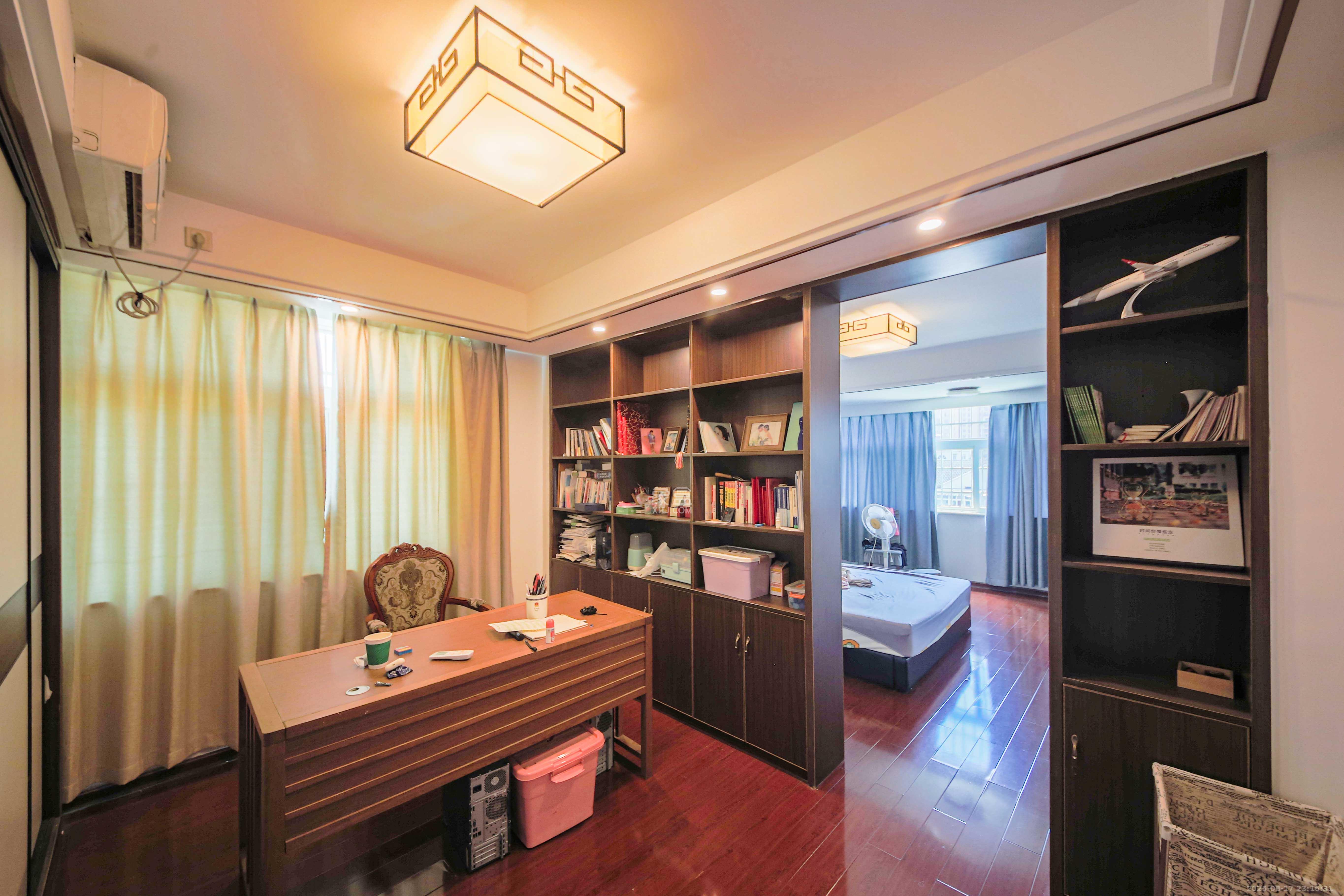 大为农博嘉园 5室2厅3卫 120.0万 大为农博嘉园 5室2厅3卫 120.0万卧室