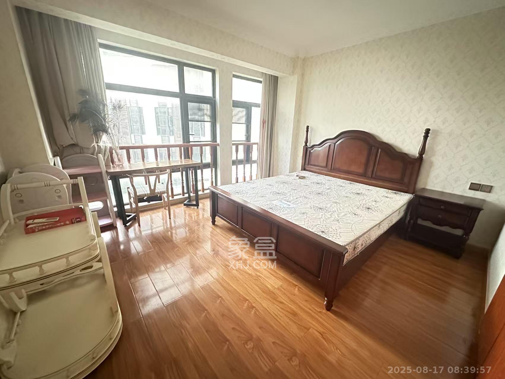 铂宫 3室2厅2卫 4200.0元/月 铂宫 3室2厅2卫 4200.0元/月室内图