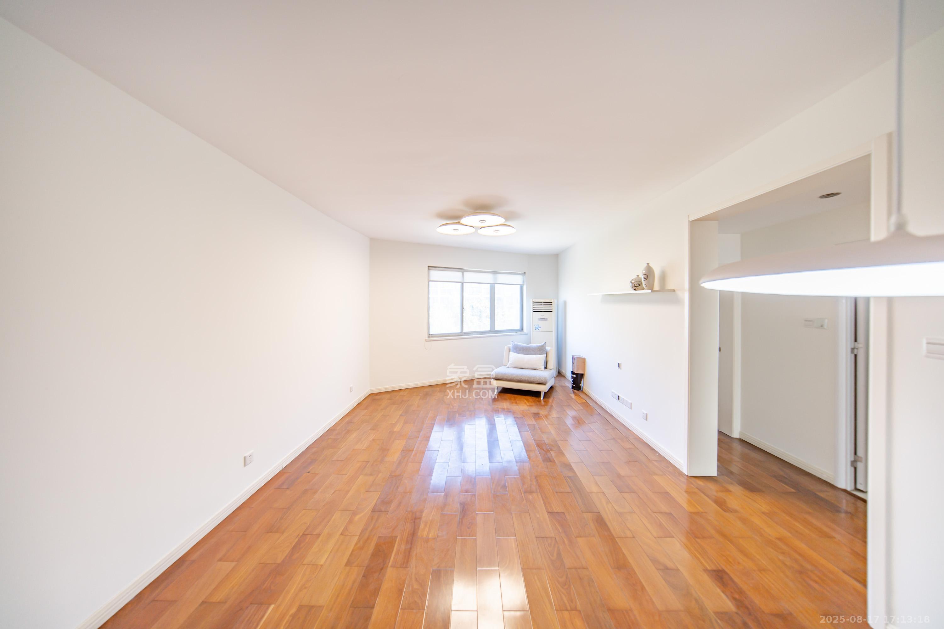 阳光100二期  2室2厅1卫    70.0万 阳光100二期  2室2厅1卫    70.0万