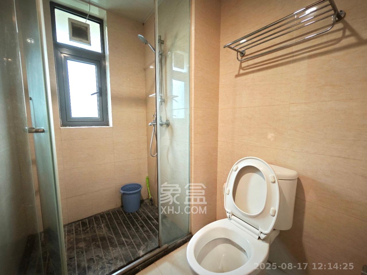 珠江好世界  4室2厅2卫   3600.00元/月室内图