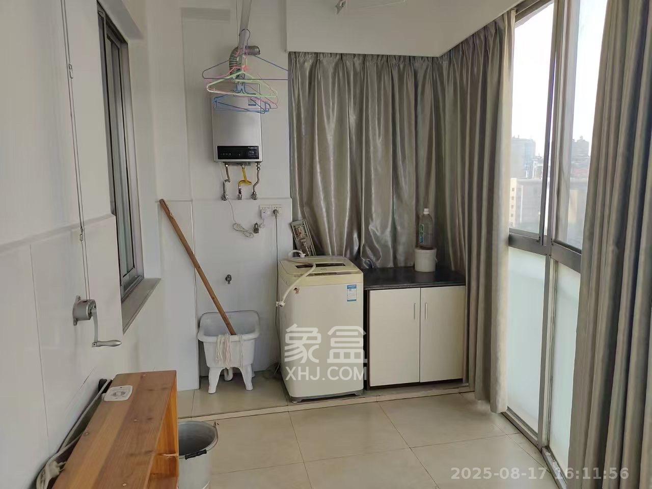 金侨中央广场  3室2厅2卫   1600.00元/月室内图