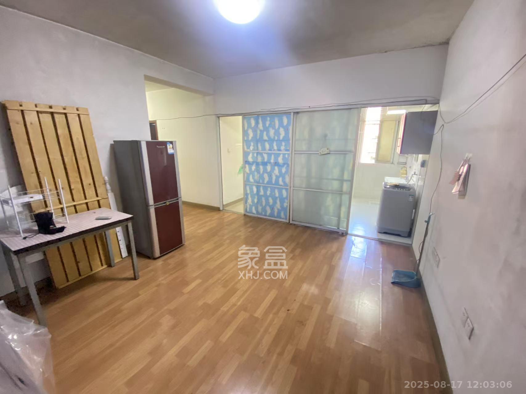 巧克力空间（建鸿达现代大厦）  2室2厅1卫   1800.00元/月室内图