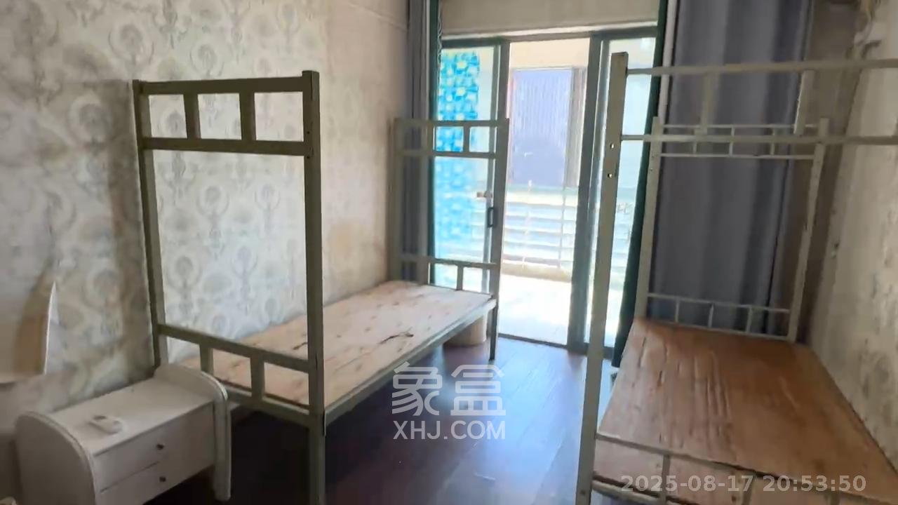 滨江君悦香邸  3室2厅1卫    2600.0元/月 滨江君悦香邸  3室2厅1卫    2600.0元/月室内图