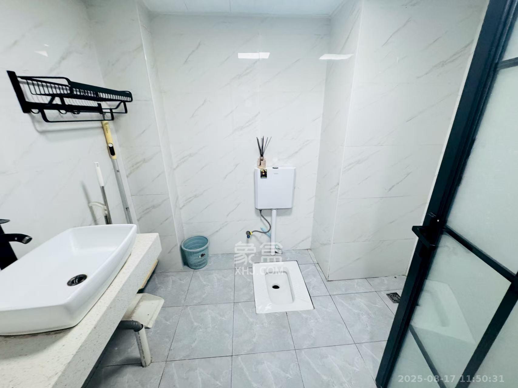 创世纪广场 1室0厅0卫 1500.0元/月 创世纪广场 1室0厅0卫 1500.0元/月室内图