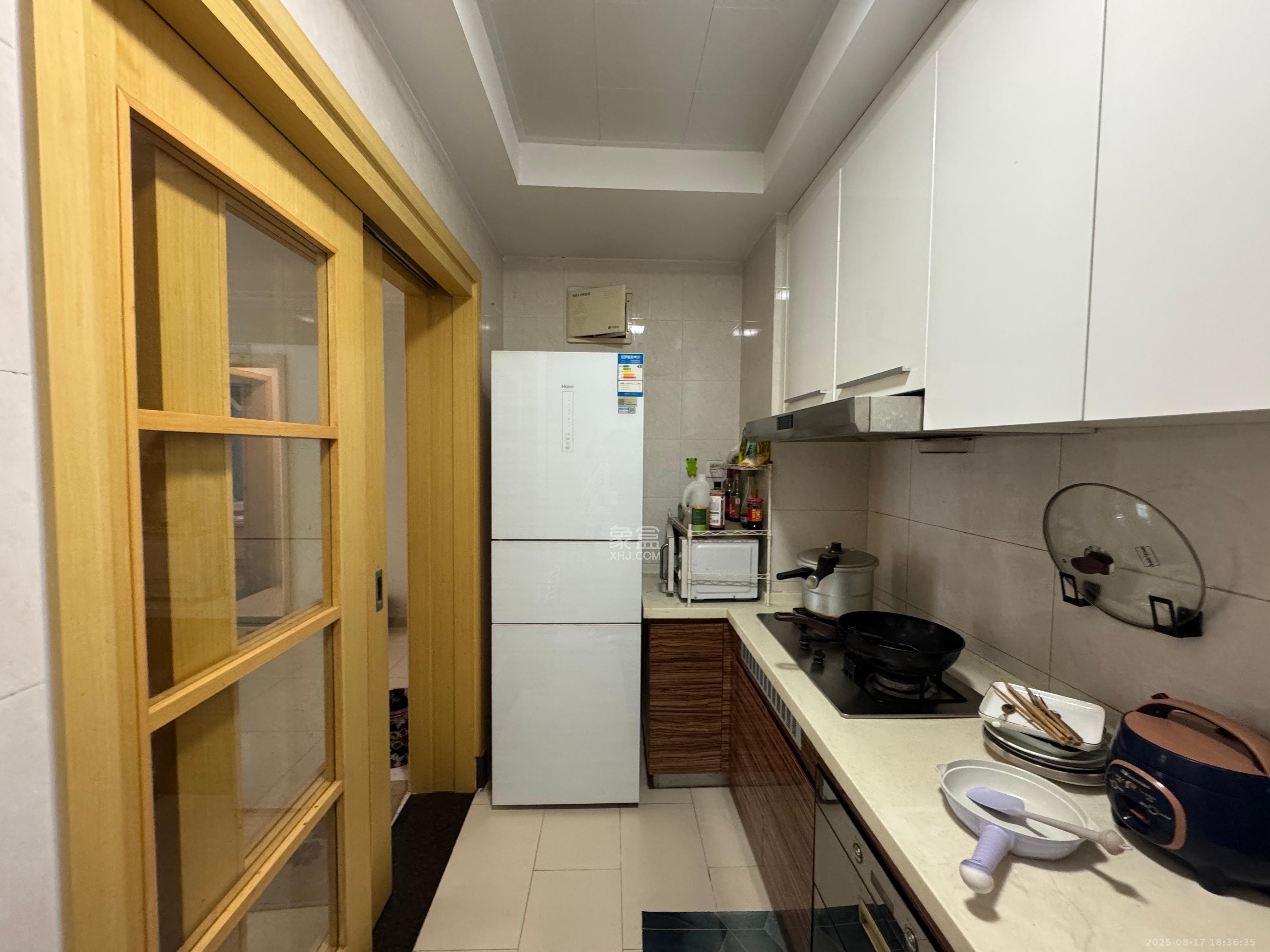 中海国际四期 3室2厅1卫 2300.0元/月 中海国际四期 3室2厅1卫 2300.0元/月室内图