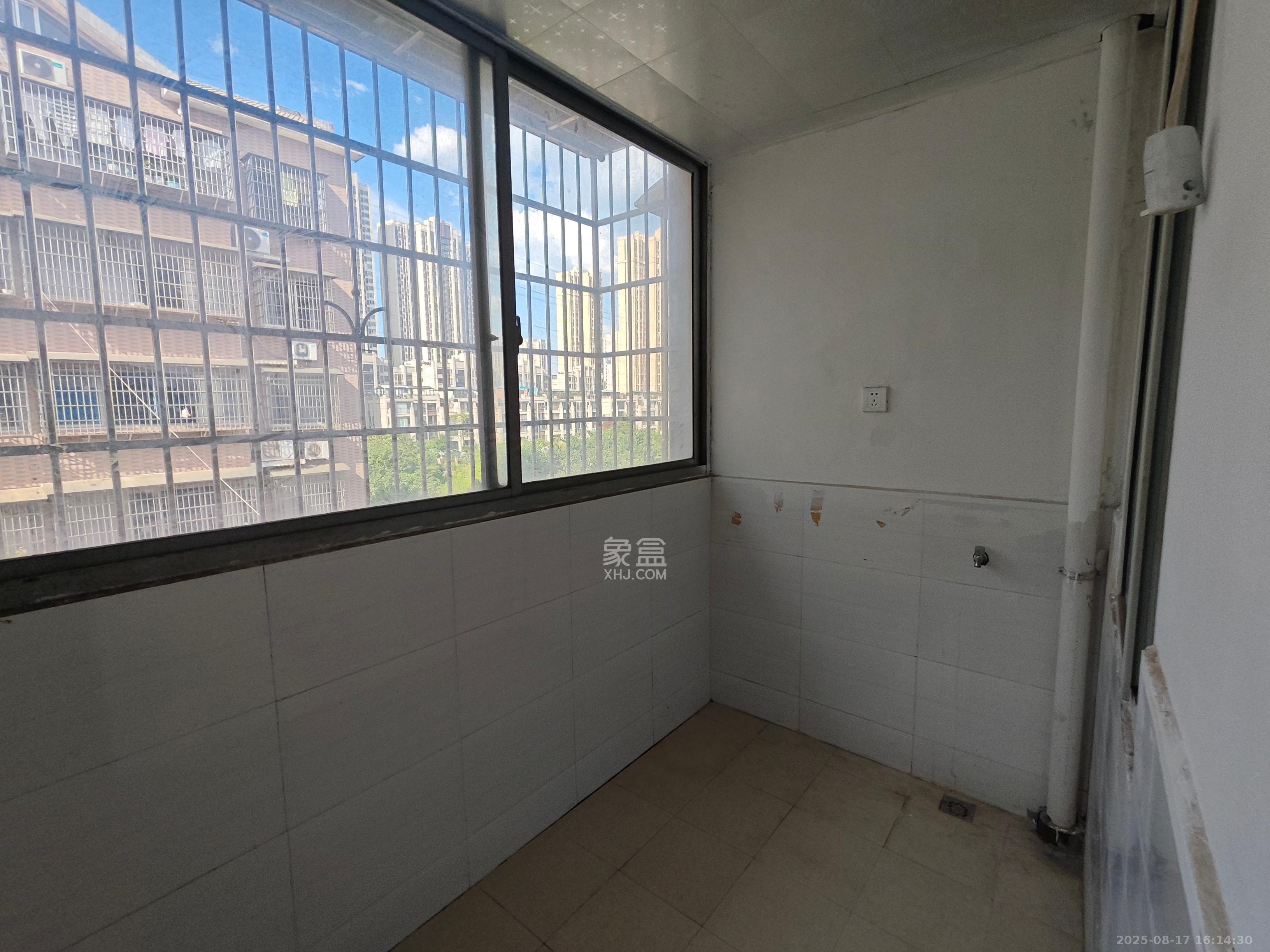 杉木村安置小区 2室2厅1卫 1600.0元/月 杉木村安置小区 2室2厅1卫 1600.0元/月室内图