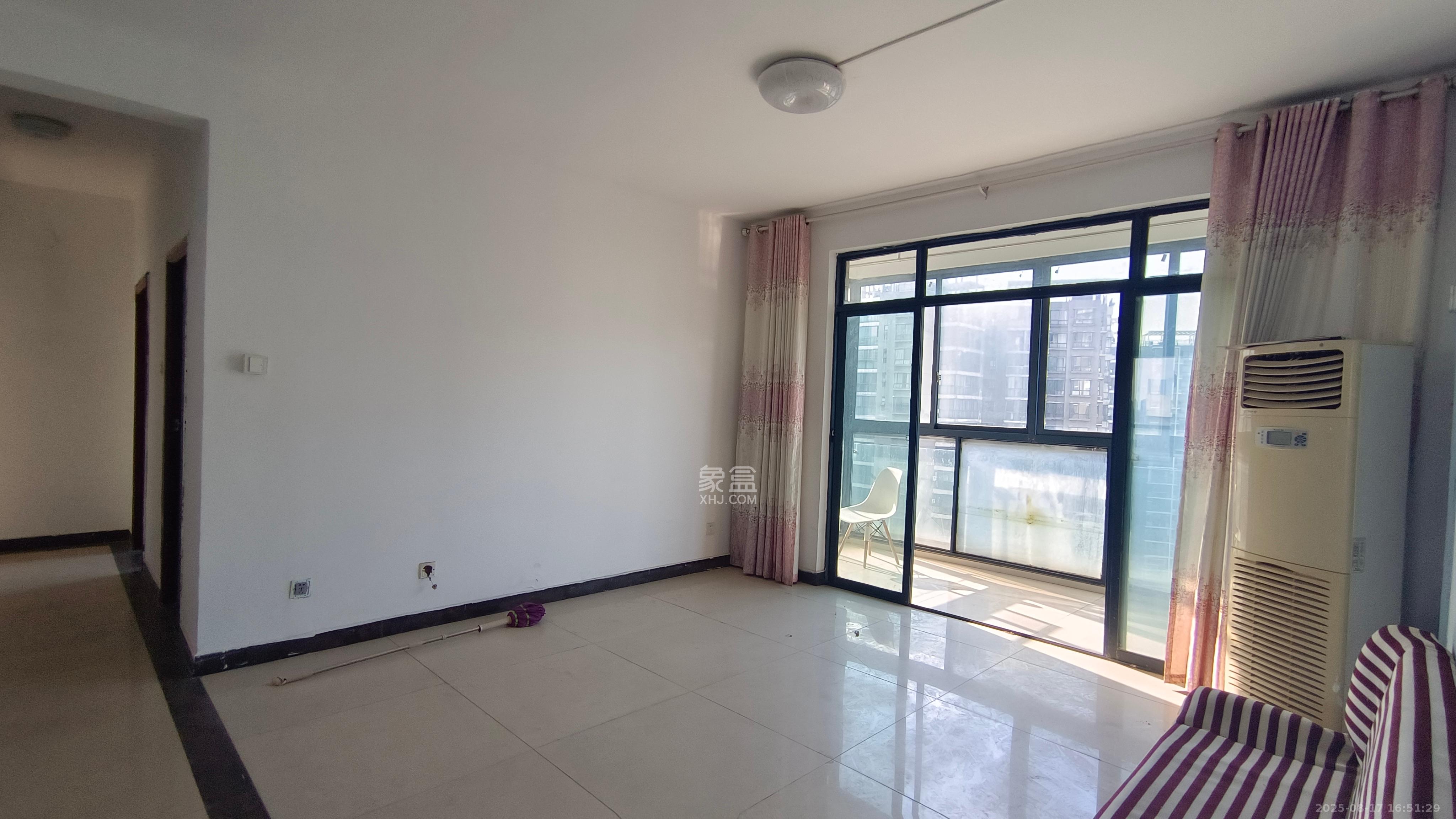 湘江世纪城临江苑  4室2厅1卫    2200.0元/月室内图