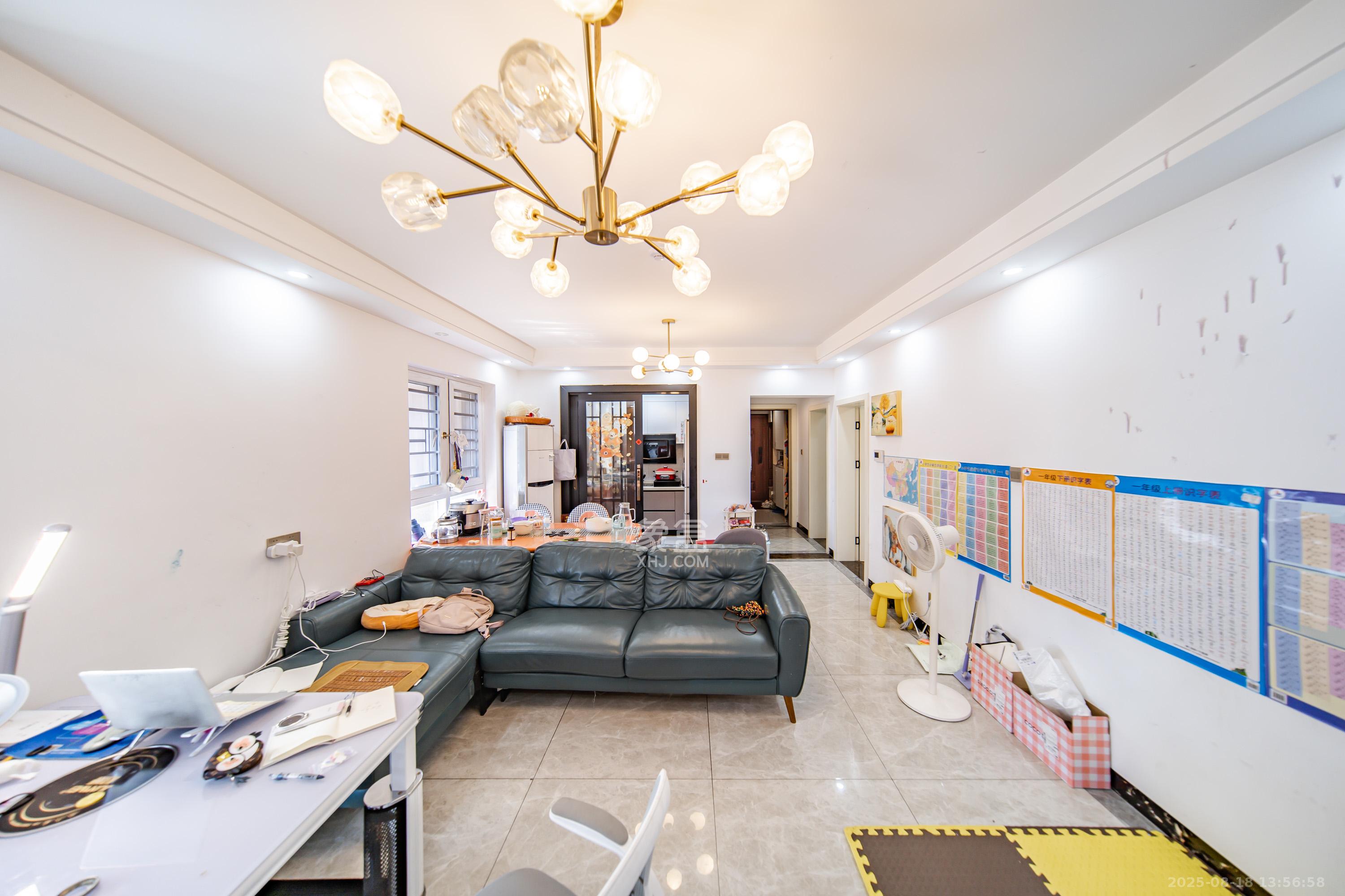 合能洋湖公馆  3室1厅2卫    95.0万 合能洋湖公馆  3室1厅2卫    95.0万客厅