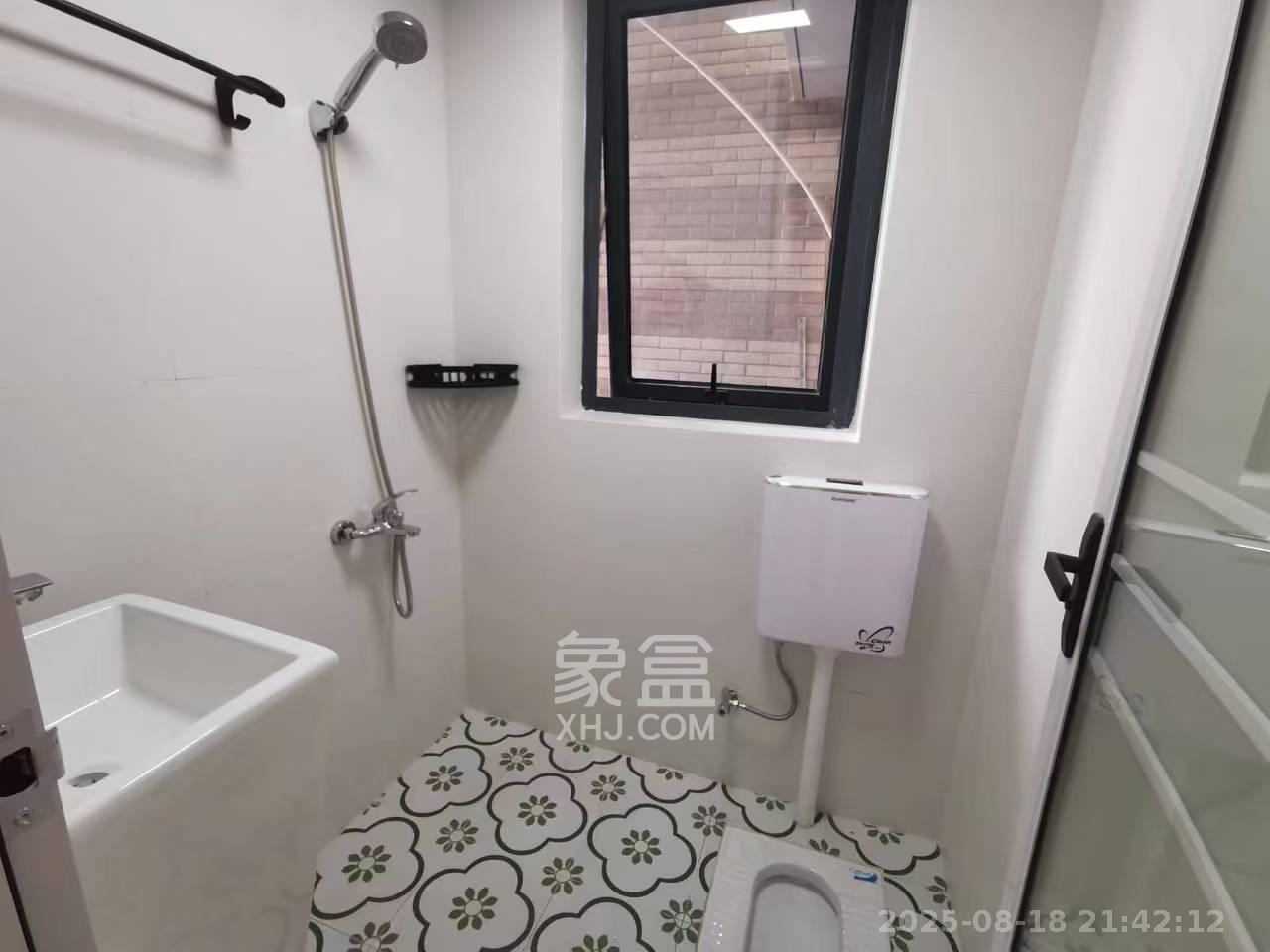 中天广场  2室1厅1卫    2600.0元/月 中天广场  2室1厅1卫    2600.0元/月室内图